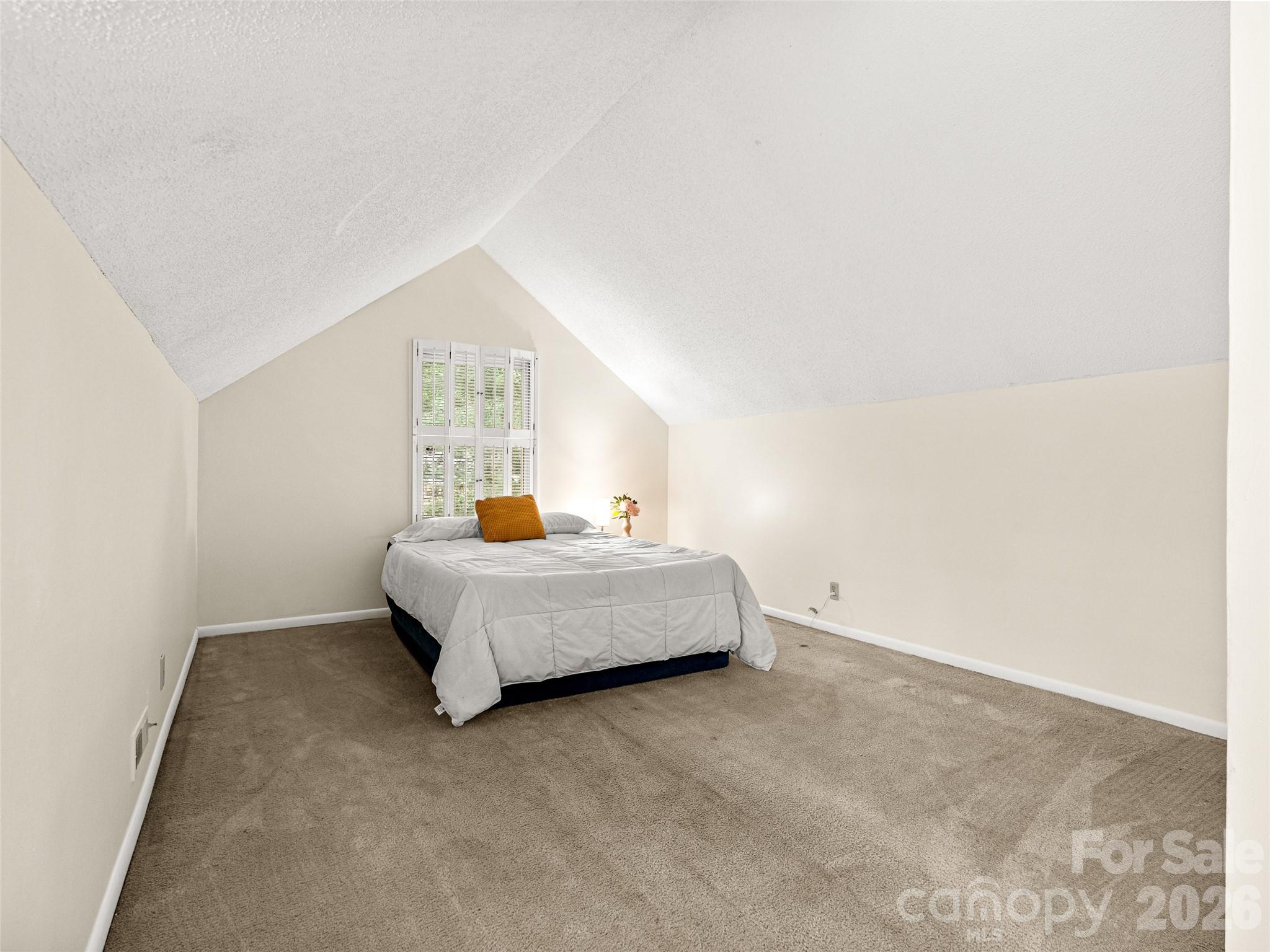 25 Blueberry Lane — Fairview