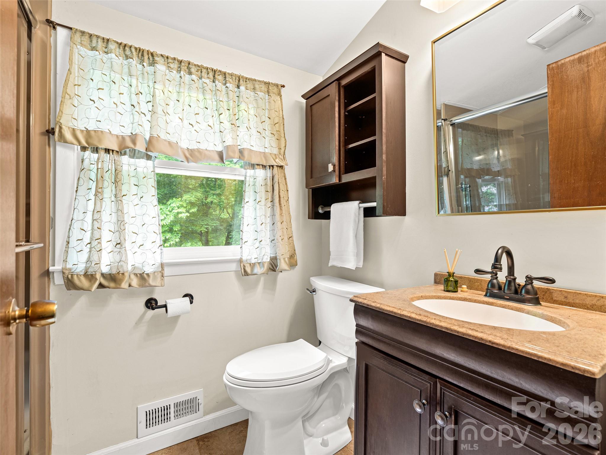 25 Blueberry Lane — Fairview