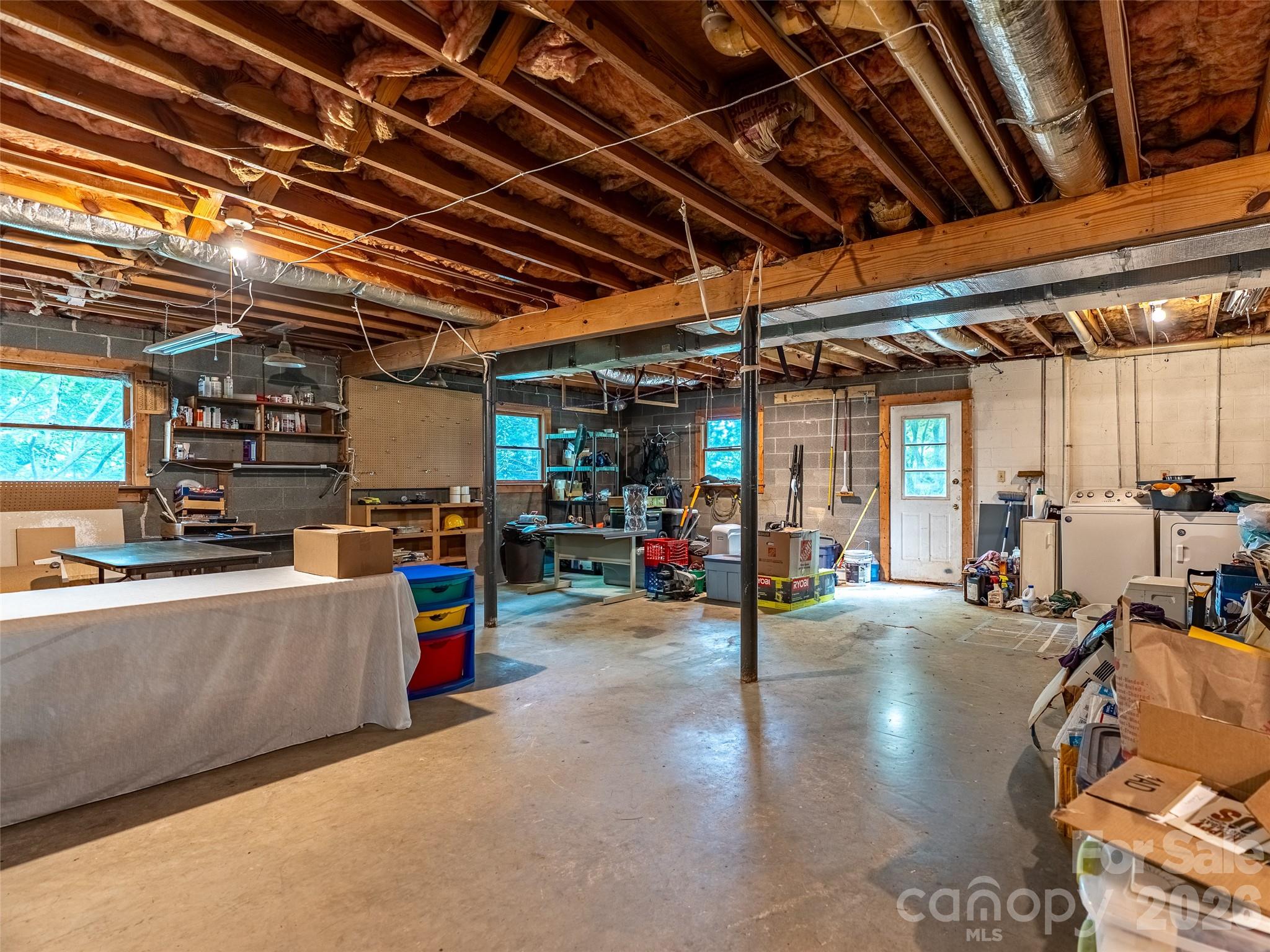 25 Blueberry Lane — Fairview