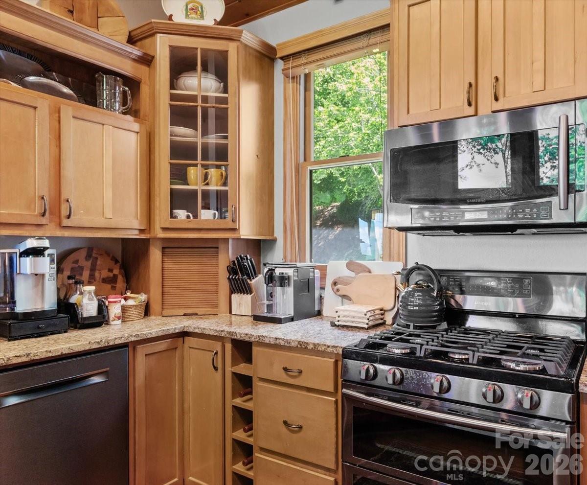 15 Ivy Point Lane — Burnsville