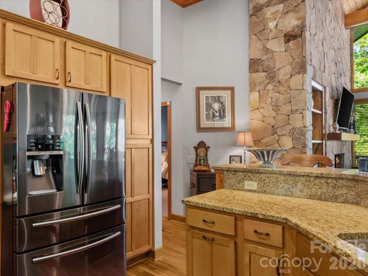 15 Ivy Point Lane — Burnsville