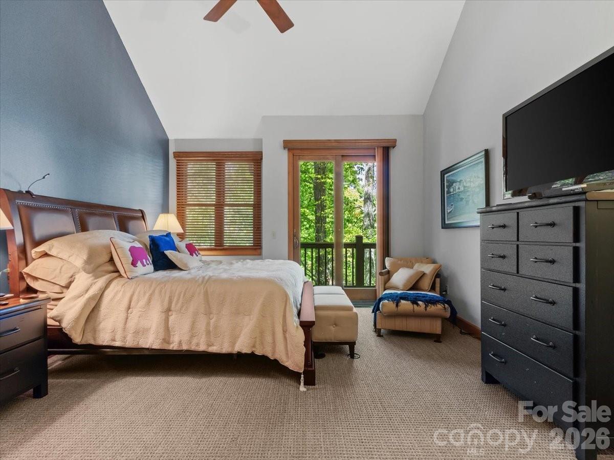 15 Ivy Point Lane — Burnsville