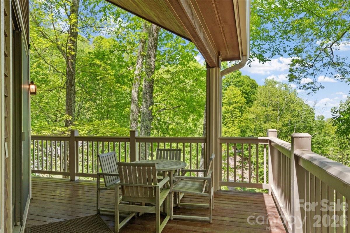 15 Ivy Point Lane — Burnsville