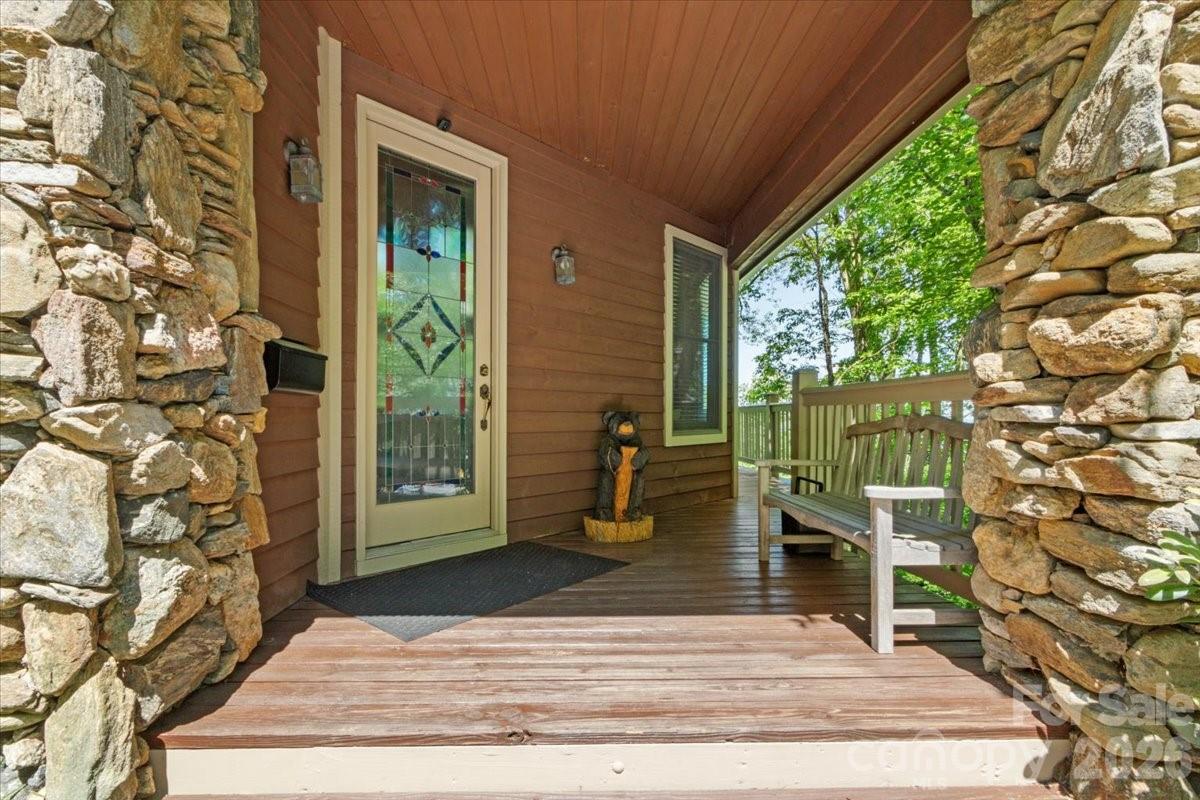 15 Ivy Point Lane — Burnsville