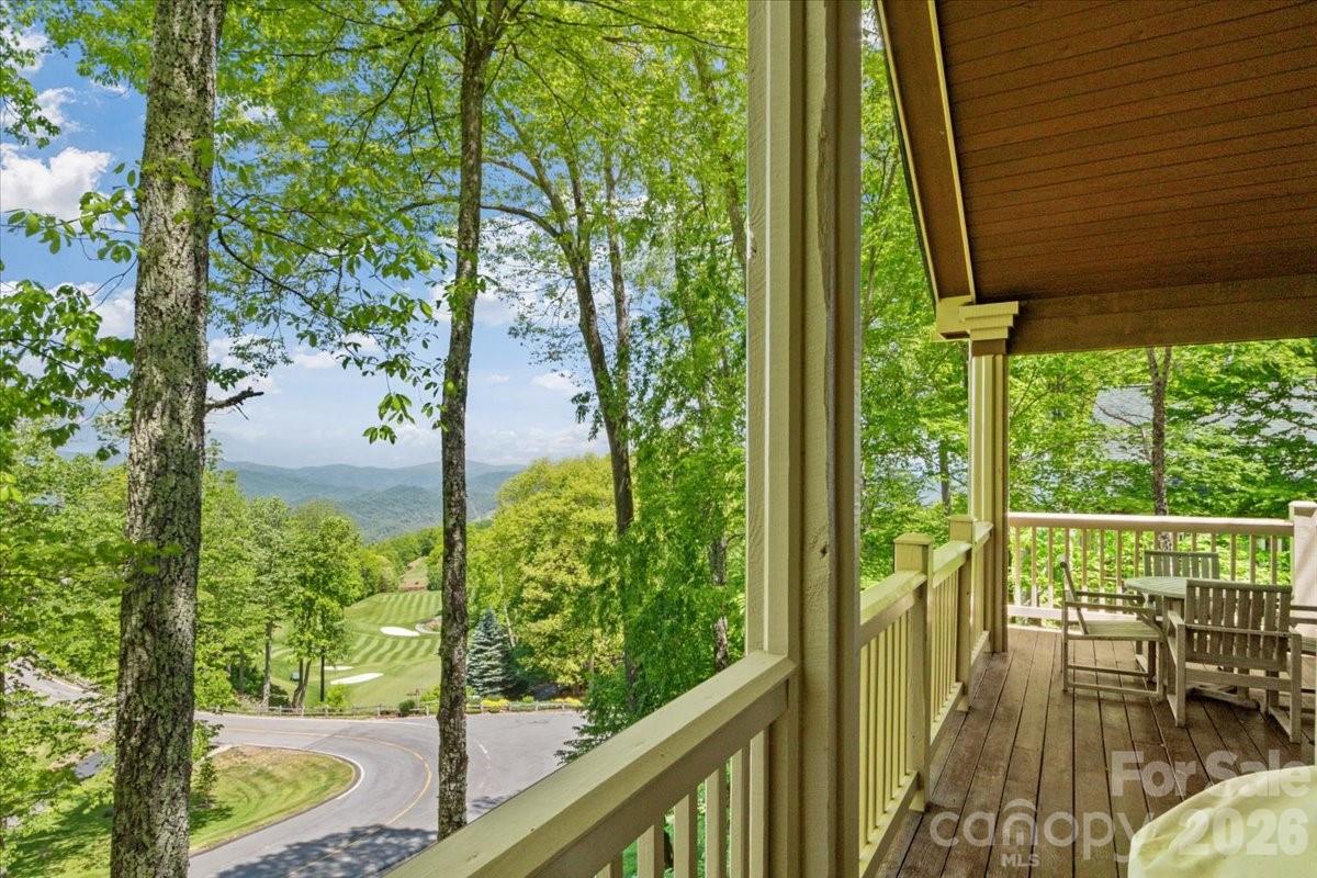 15 Ivy Point Lane — Burnsville