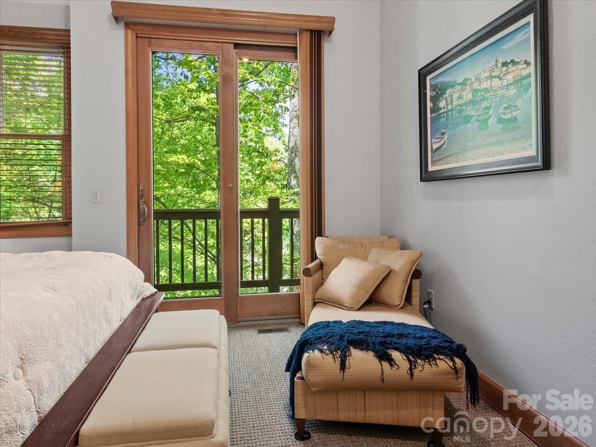 15 Ivy Point Lane — Burnsville