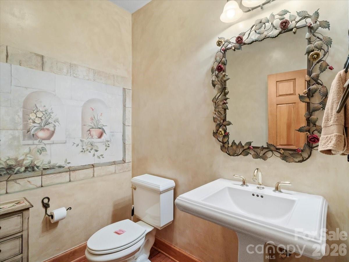 15 Ivy Point Lane — Burnsville