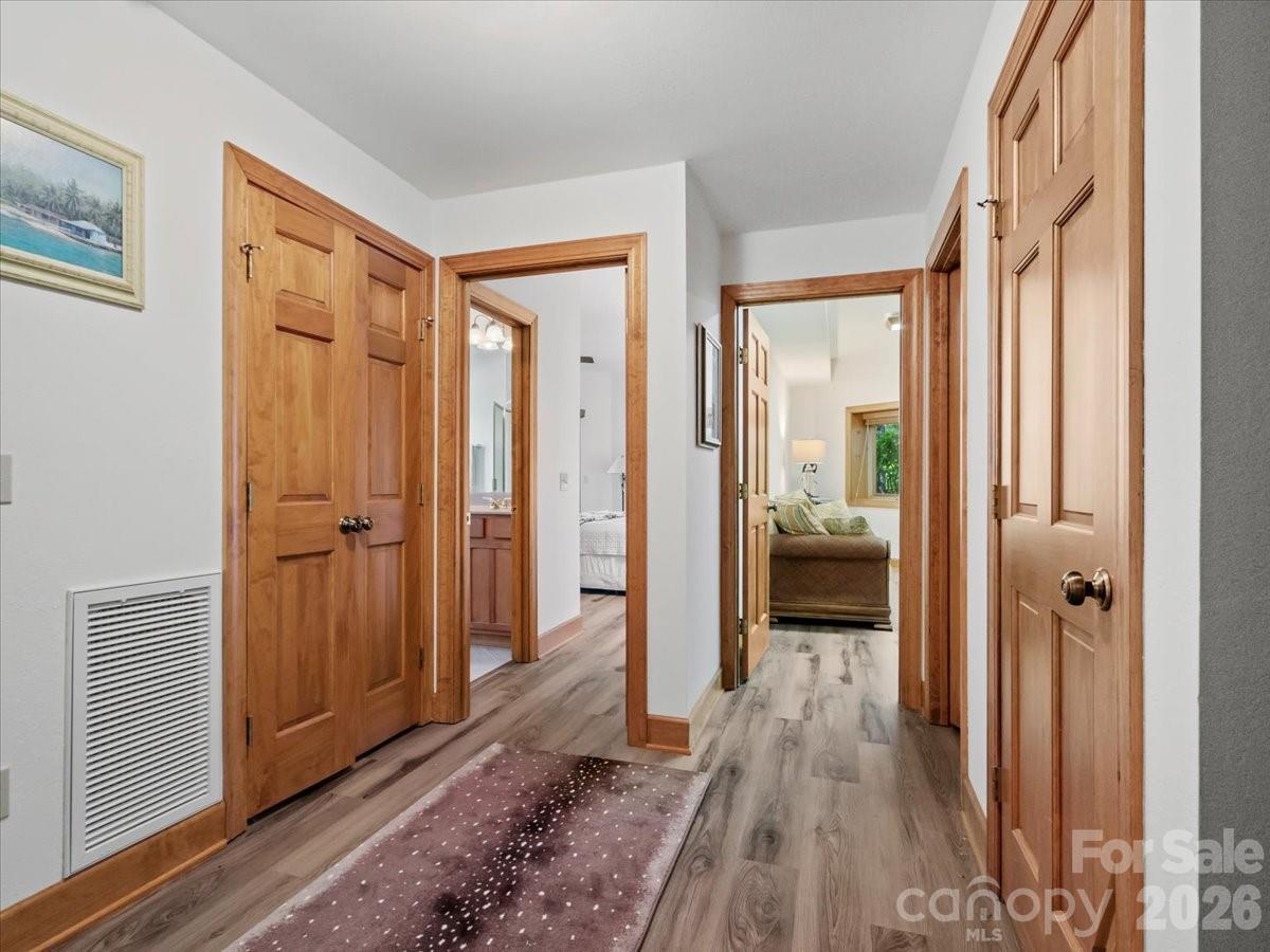 15 Ivy Point Lane — Burnsville