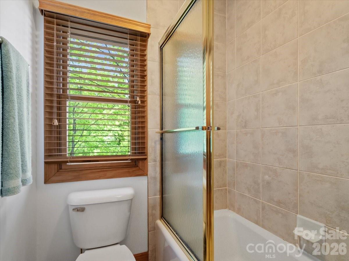 15 Ivy Point Lane — Burnsville
