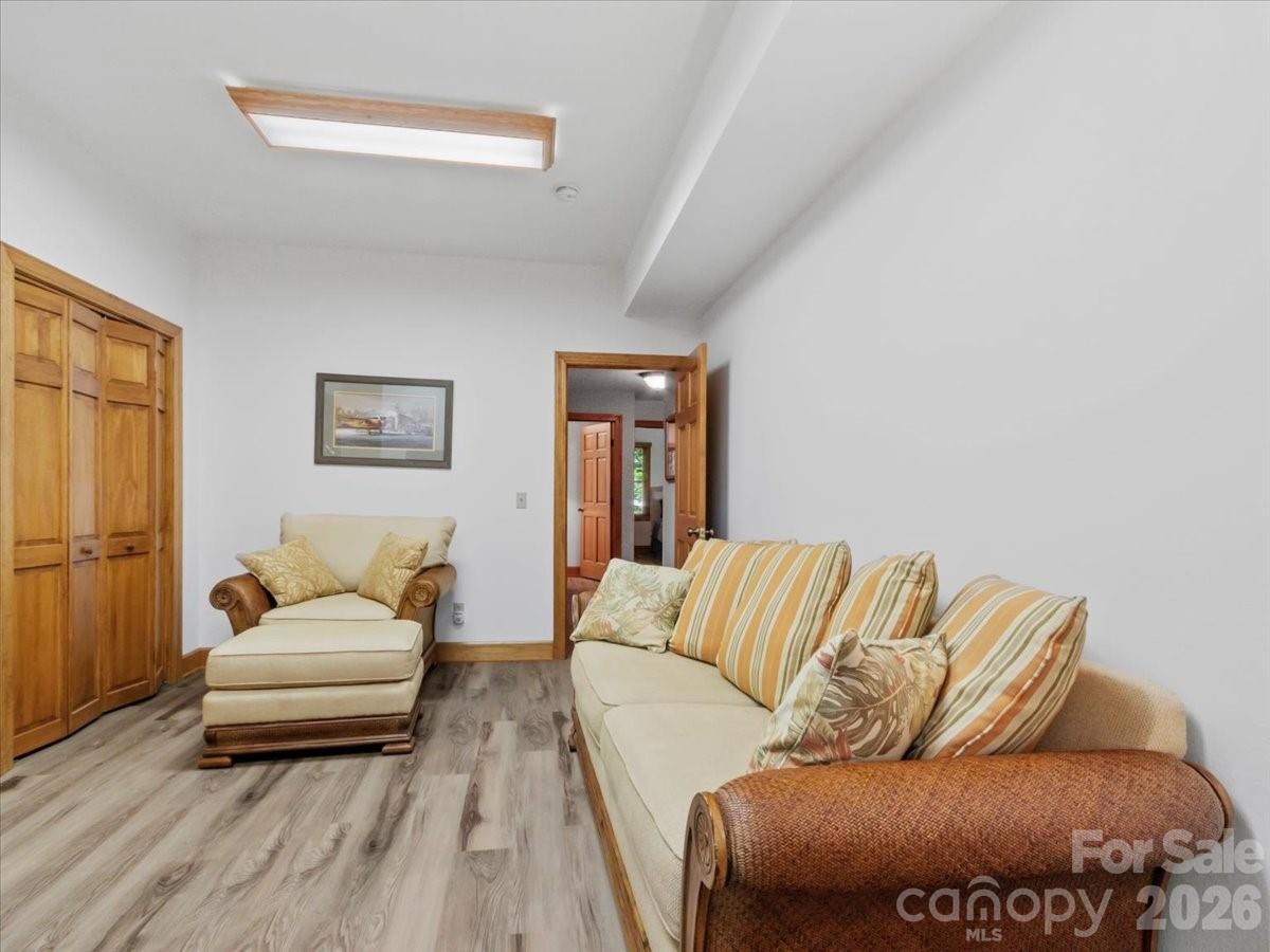 15 Ivy Point Lane — Burnsville