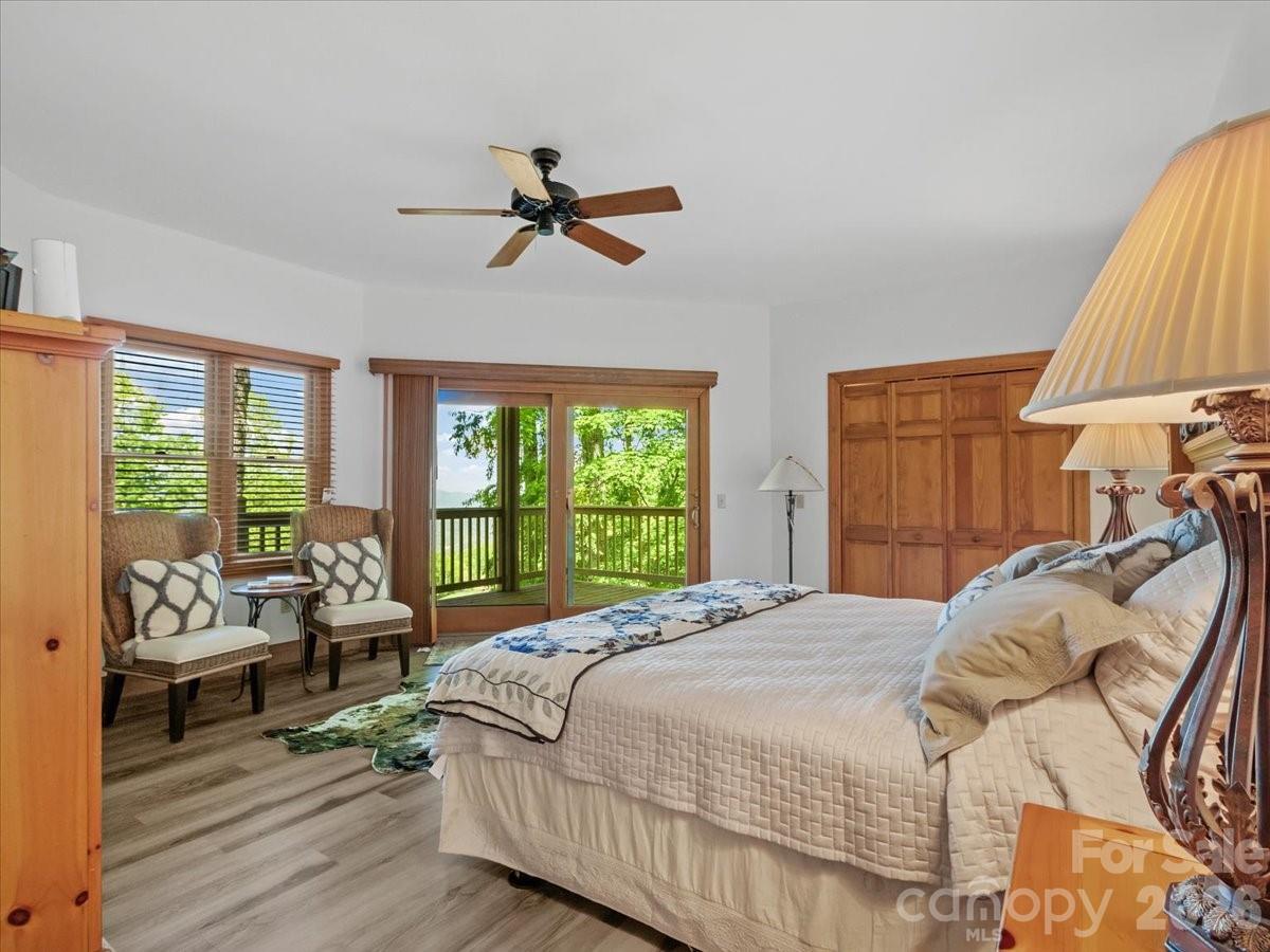 15 Ivy Point Lane — Burnsville