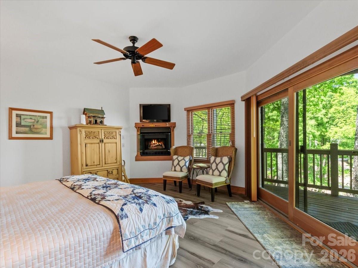 15 Ivy Point Lane — Burnsville