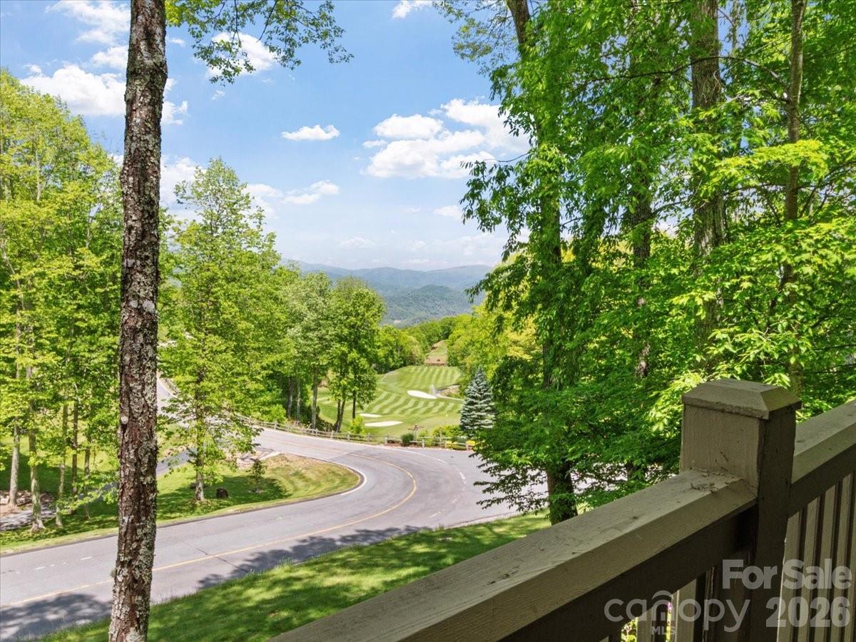 15 Ivy Point Lane — Burnsville