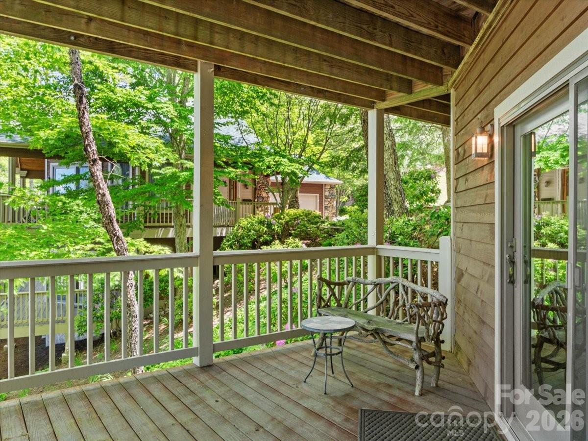 15 Ivy Point Lane — Burnsville