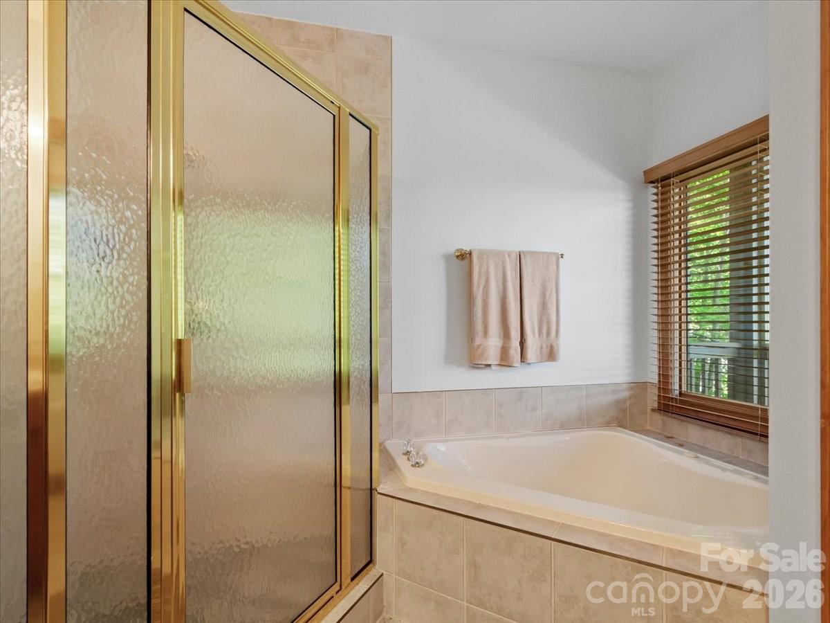 15 Ivy Point Lane — Burnsville