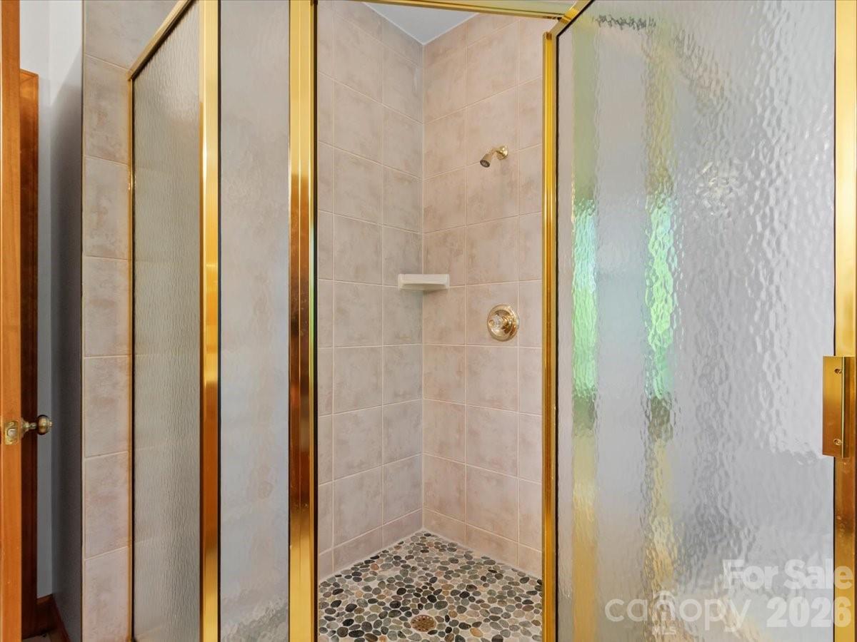 15 Ivy Point Lane — Burnsville