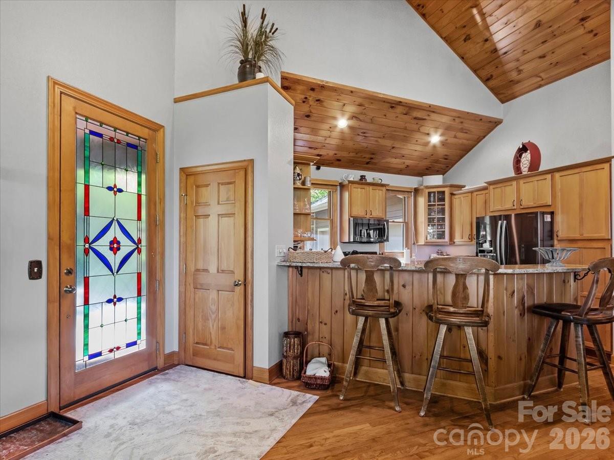 15 Ivy Point Lane — Burnsville