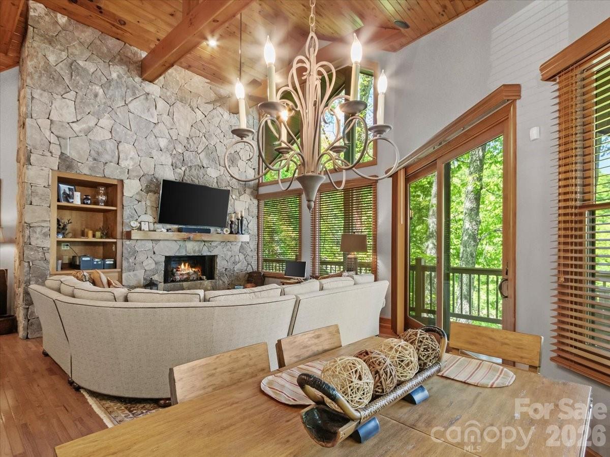 15 Ivy Point Lane — Burnsville
