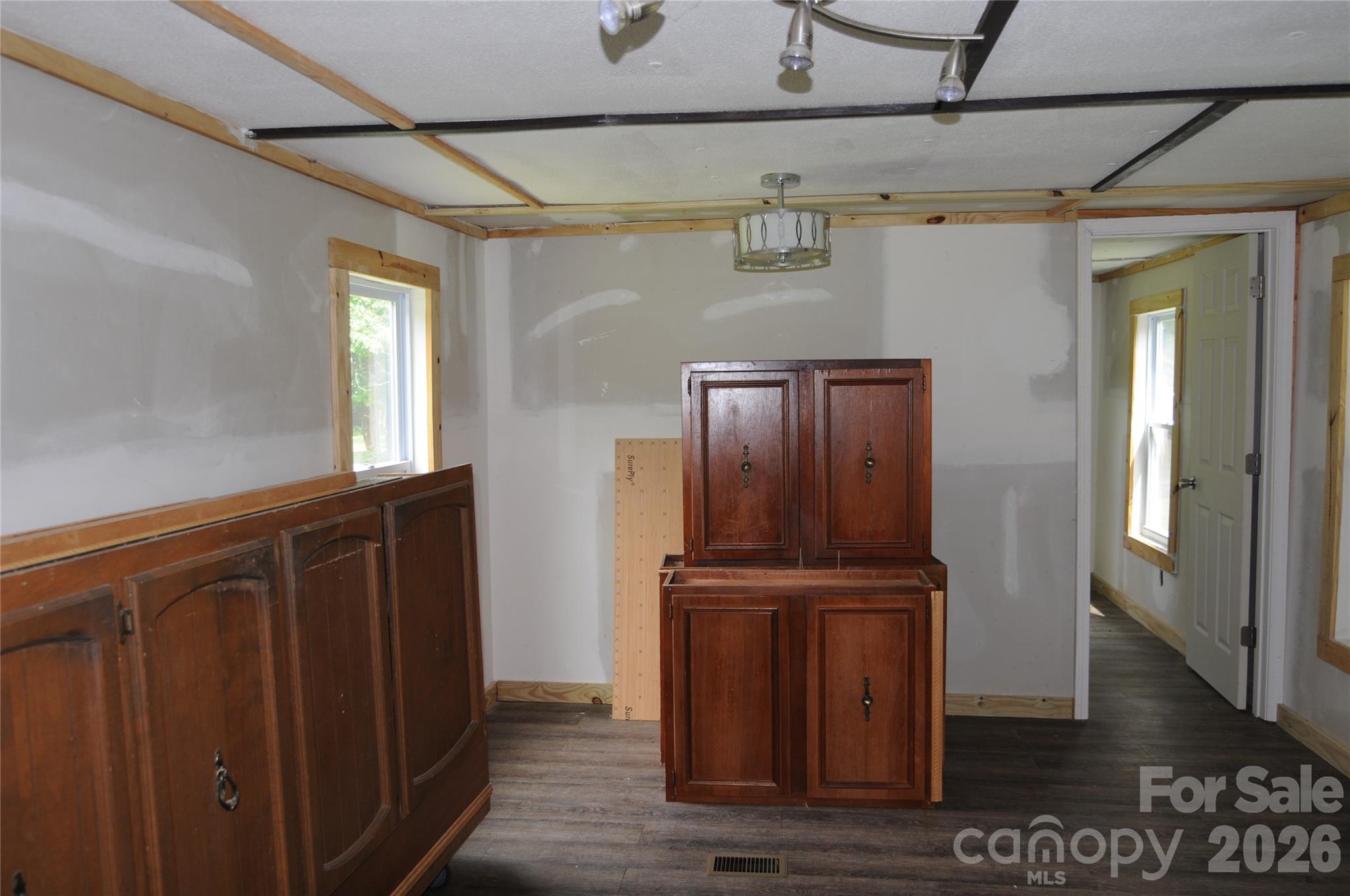 4227 KENT Street — Maiden