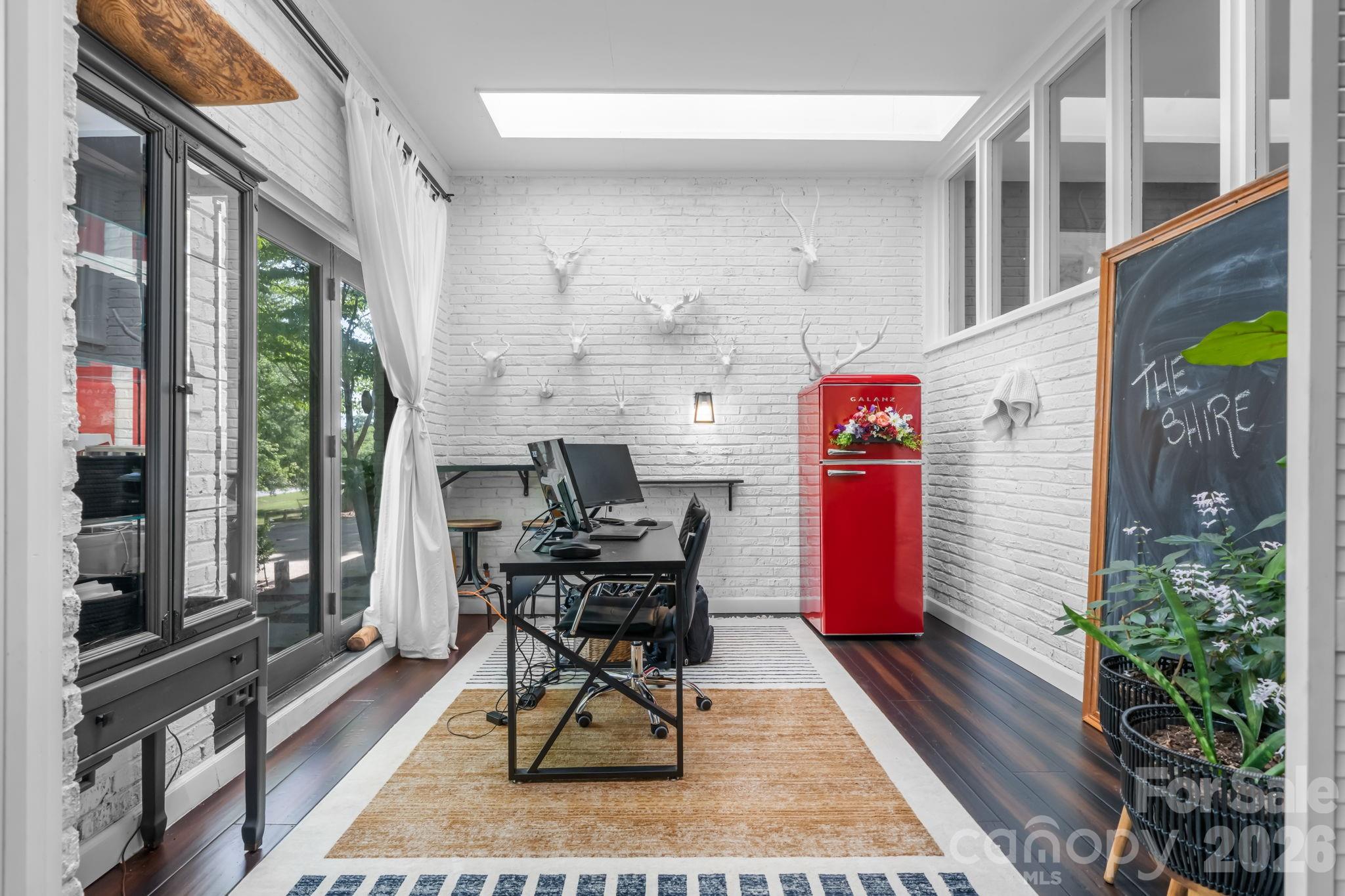 1314 Shirebourn Drive — Hickory