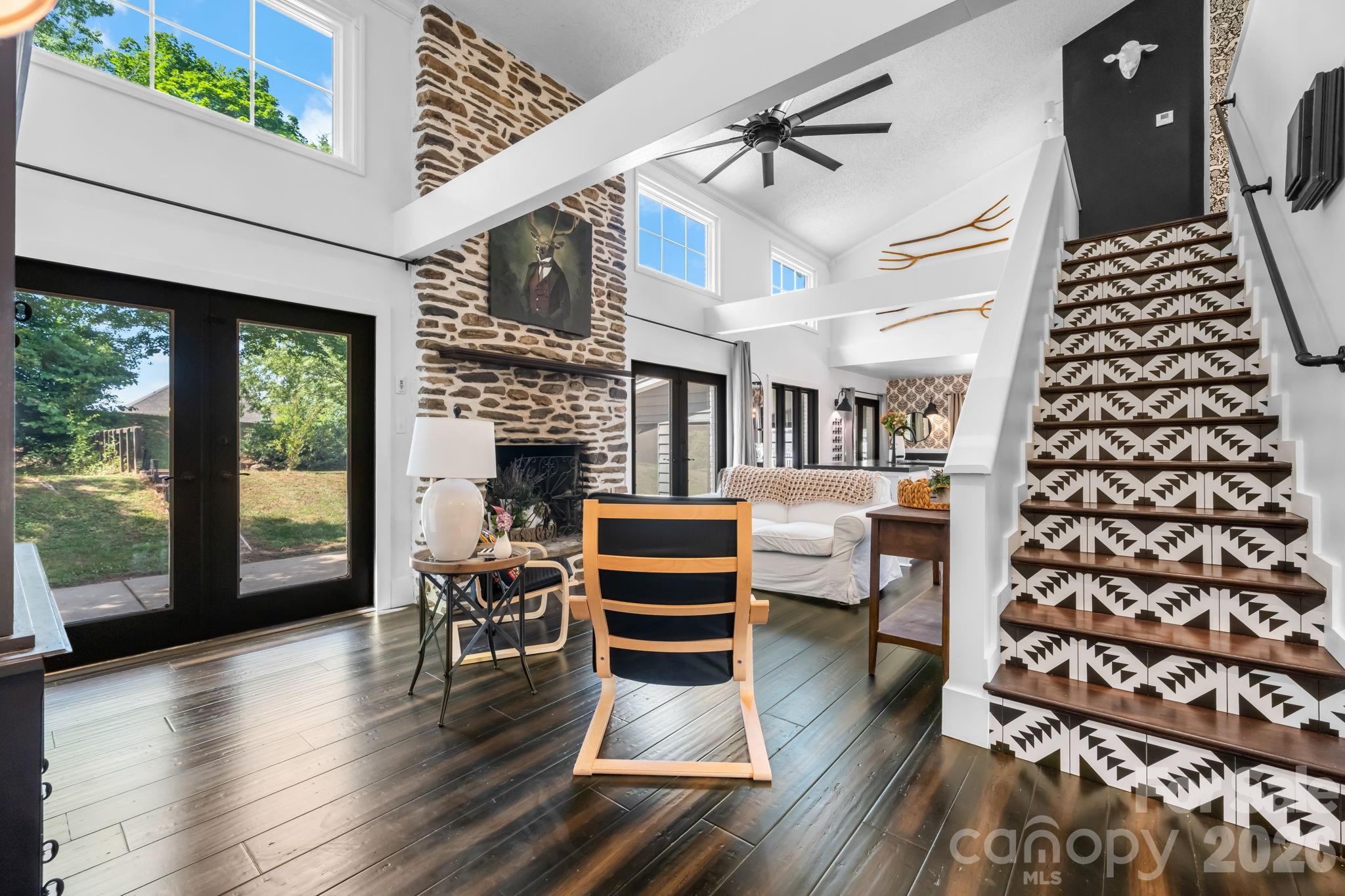1314 Shirebourn Drive — Hickory
