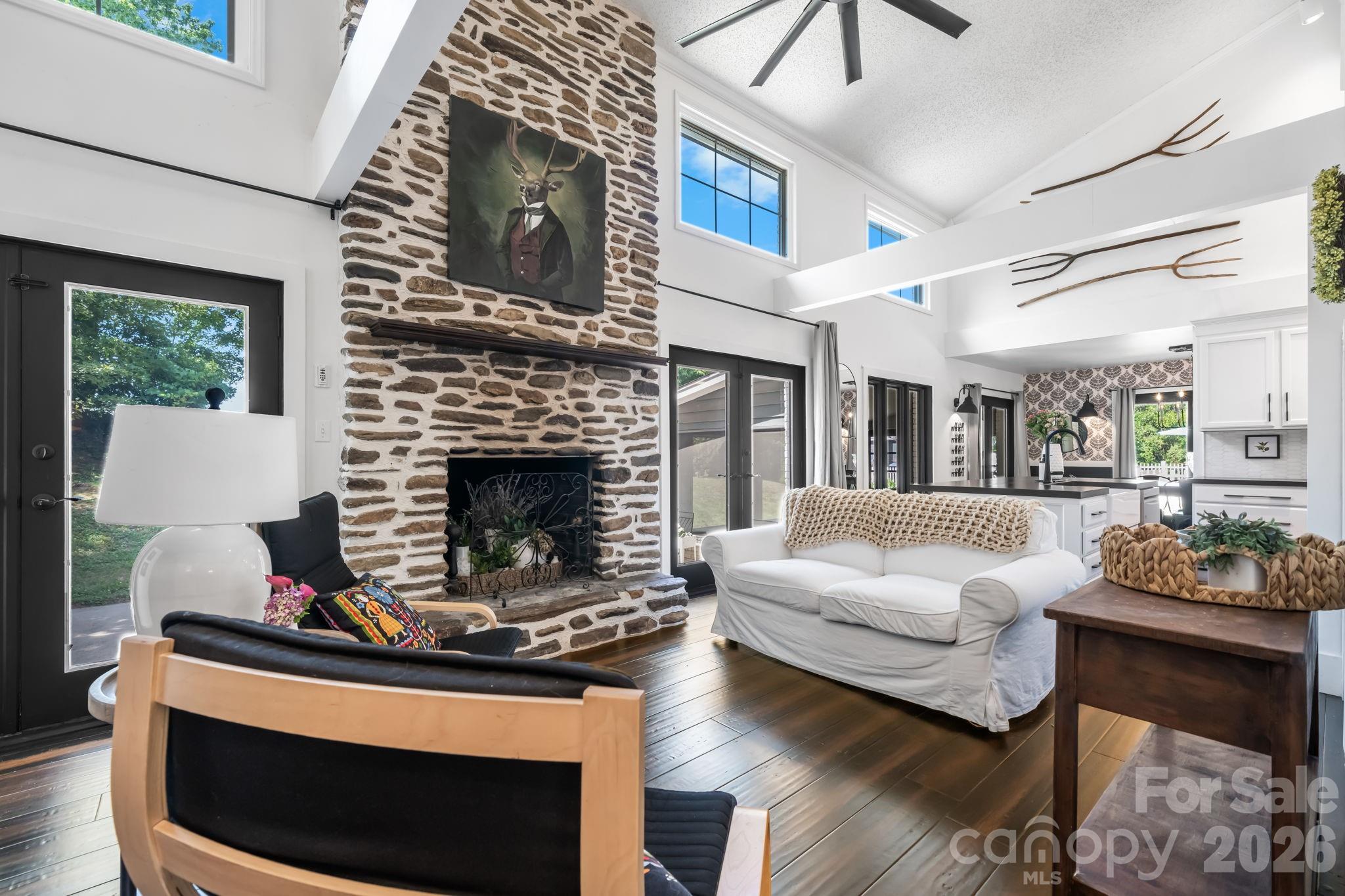 1314 Shirebourn Drive — Hickory