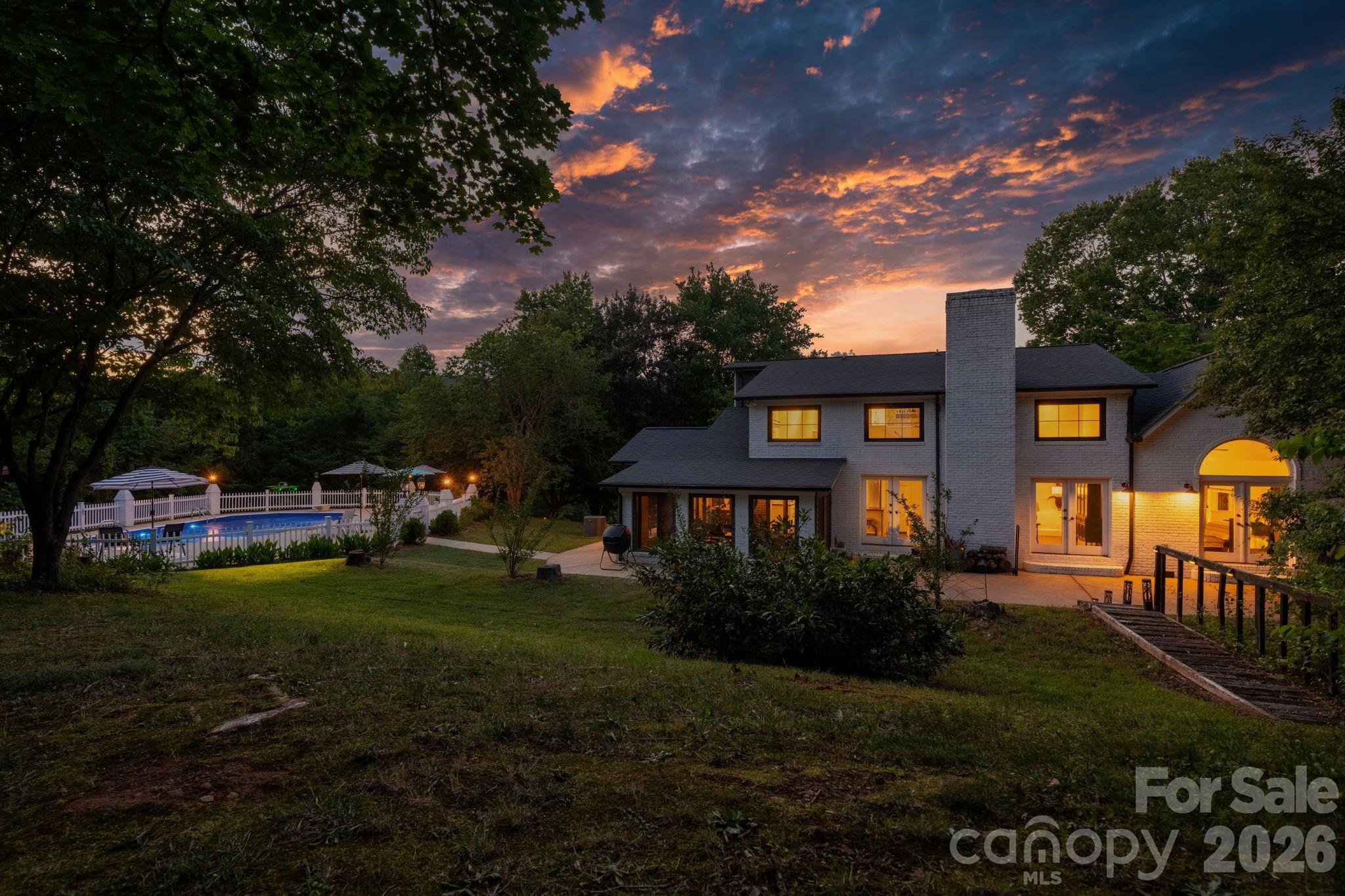 1314 Shirebourn Drive — Hickory