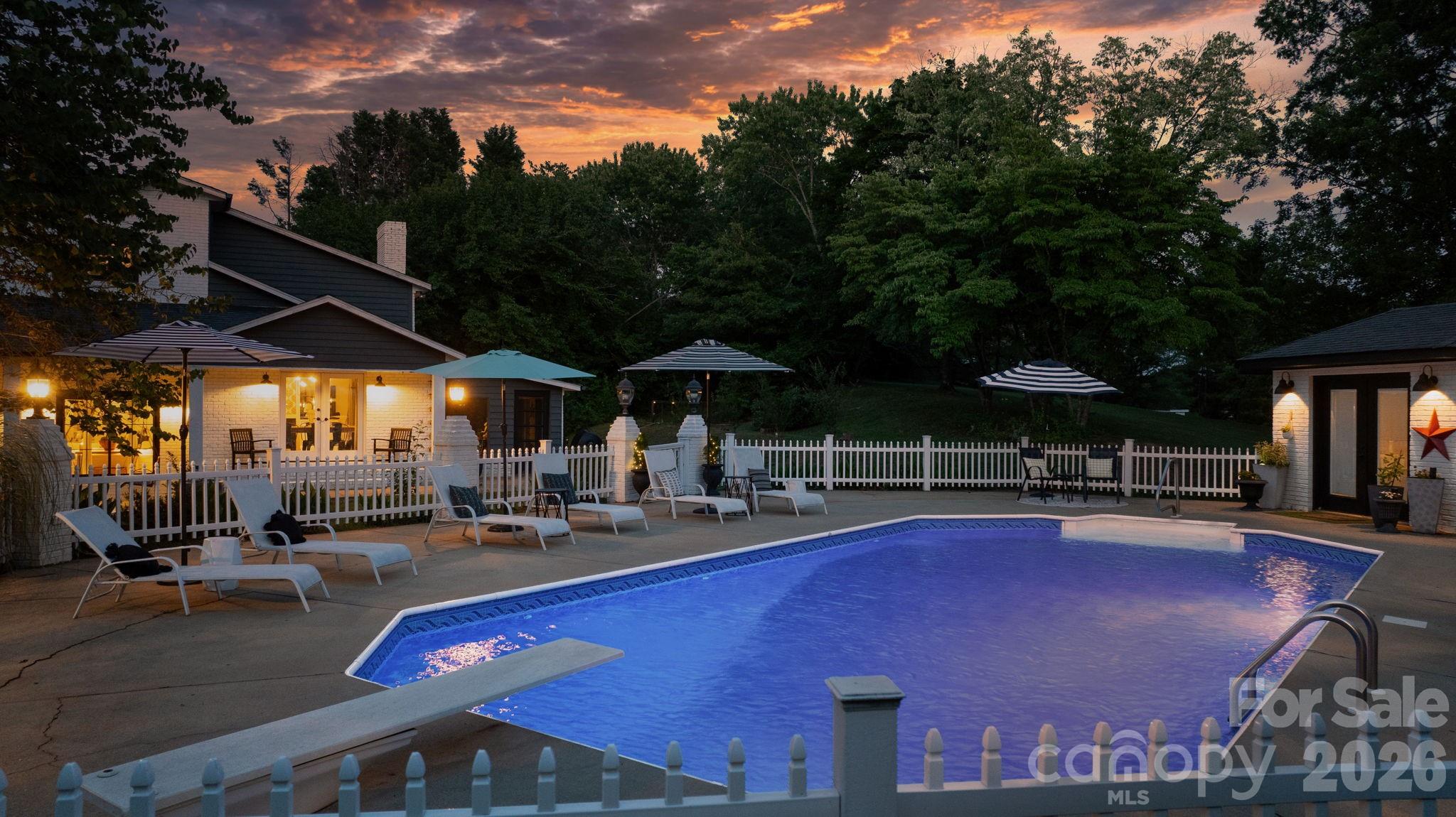 1314 Shirebourn Drive — Hickory