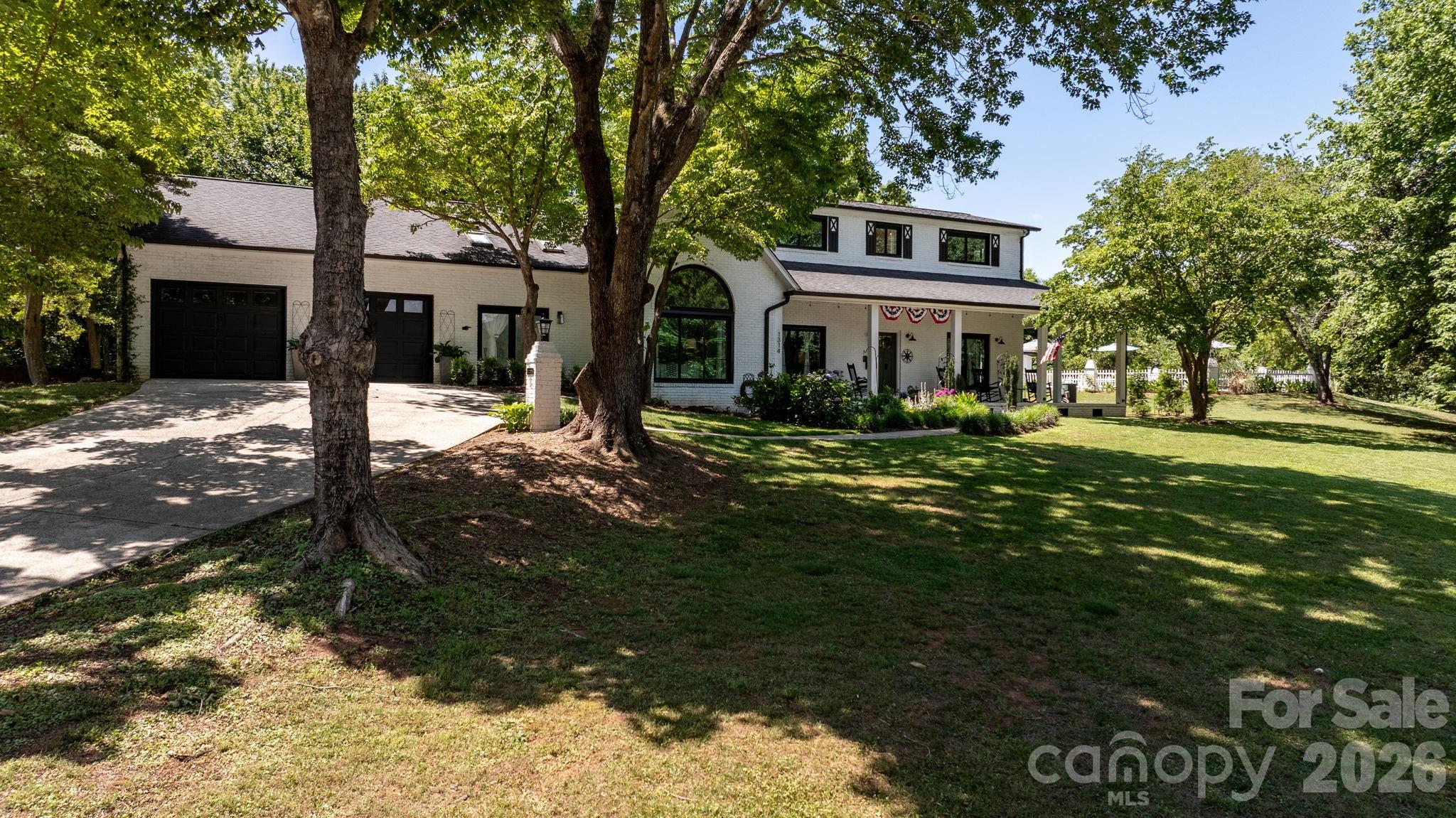 1314 Shirebourn Drive — Hickory