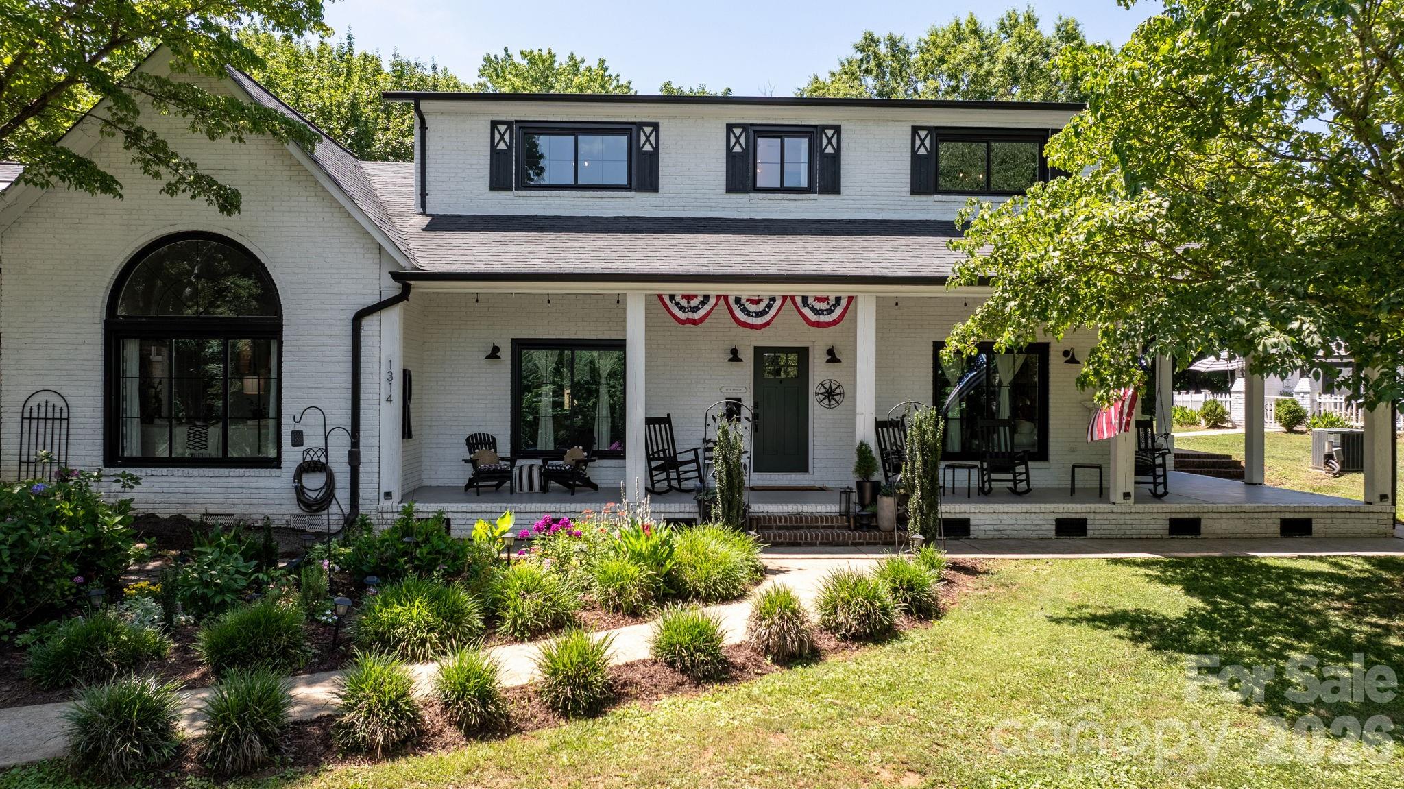 1314 Shirebourn Drive — Hickory