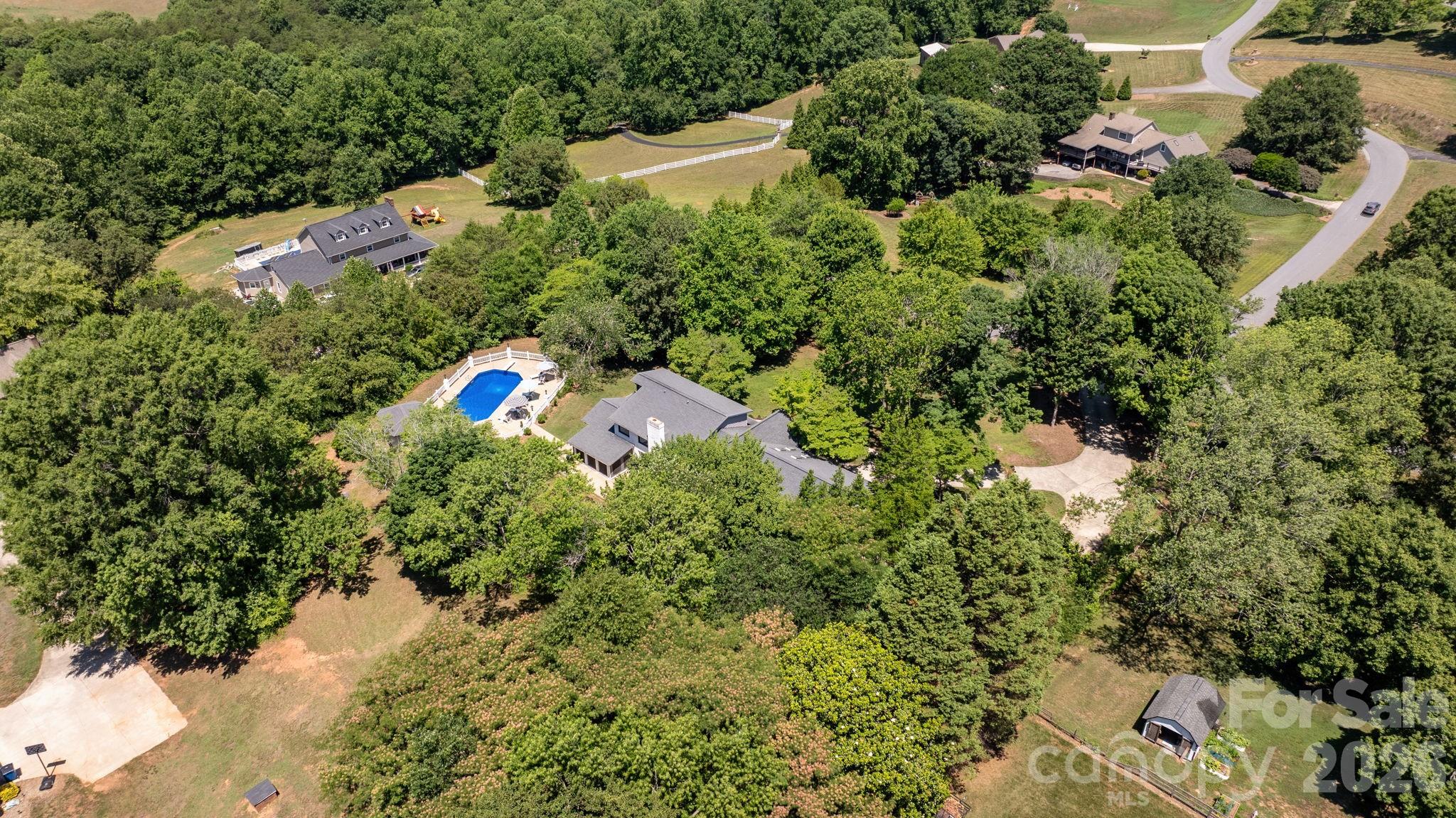 1314 Shirebourn Drive — Hickory