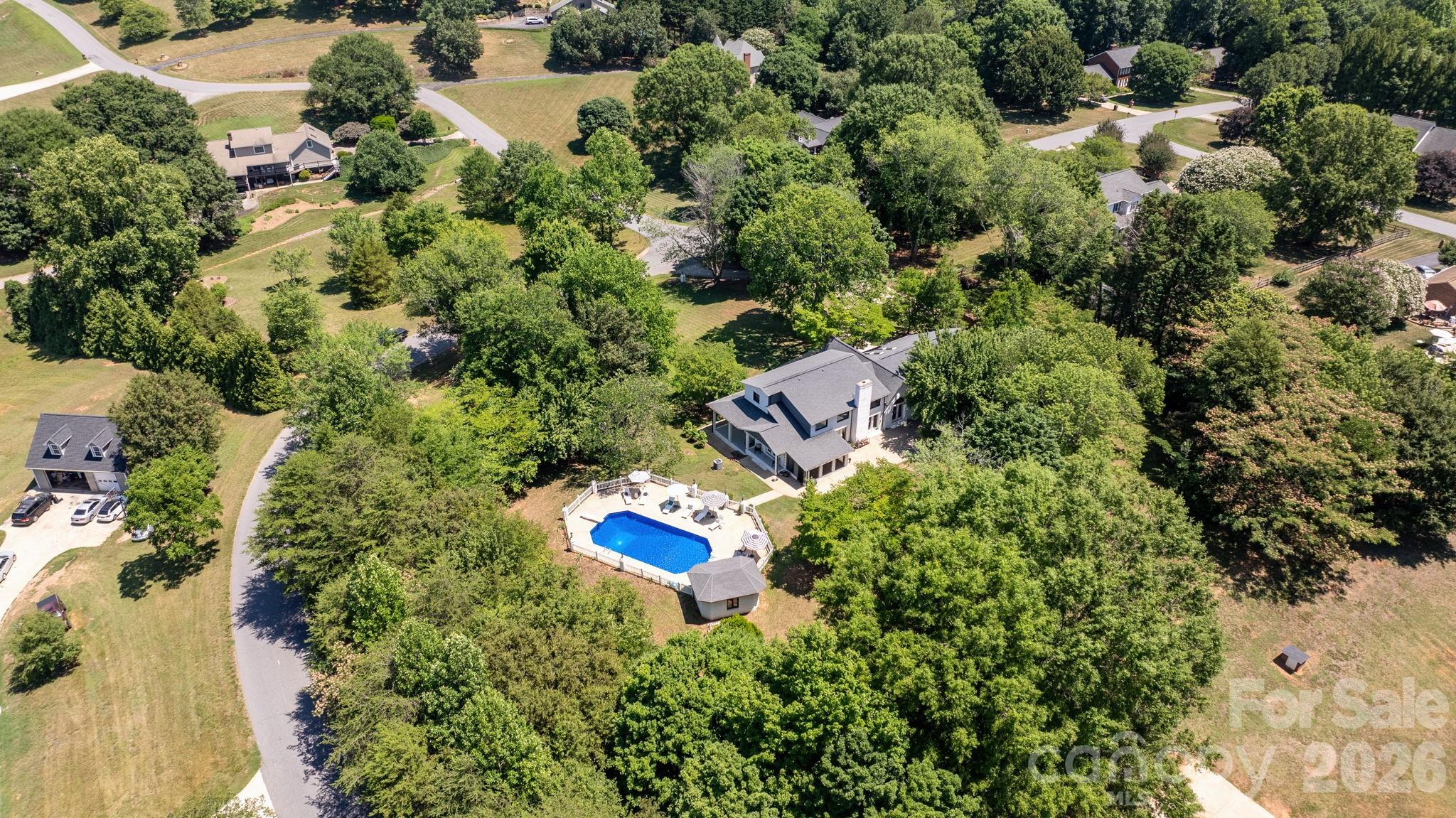 1314 Shirebourn Drive — Hickory