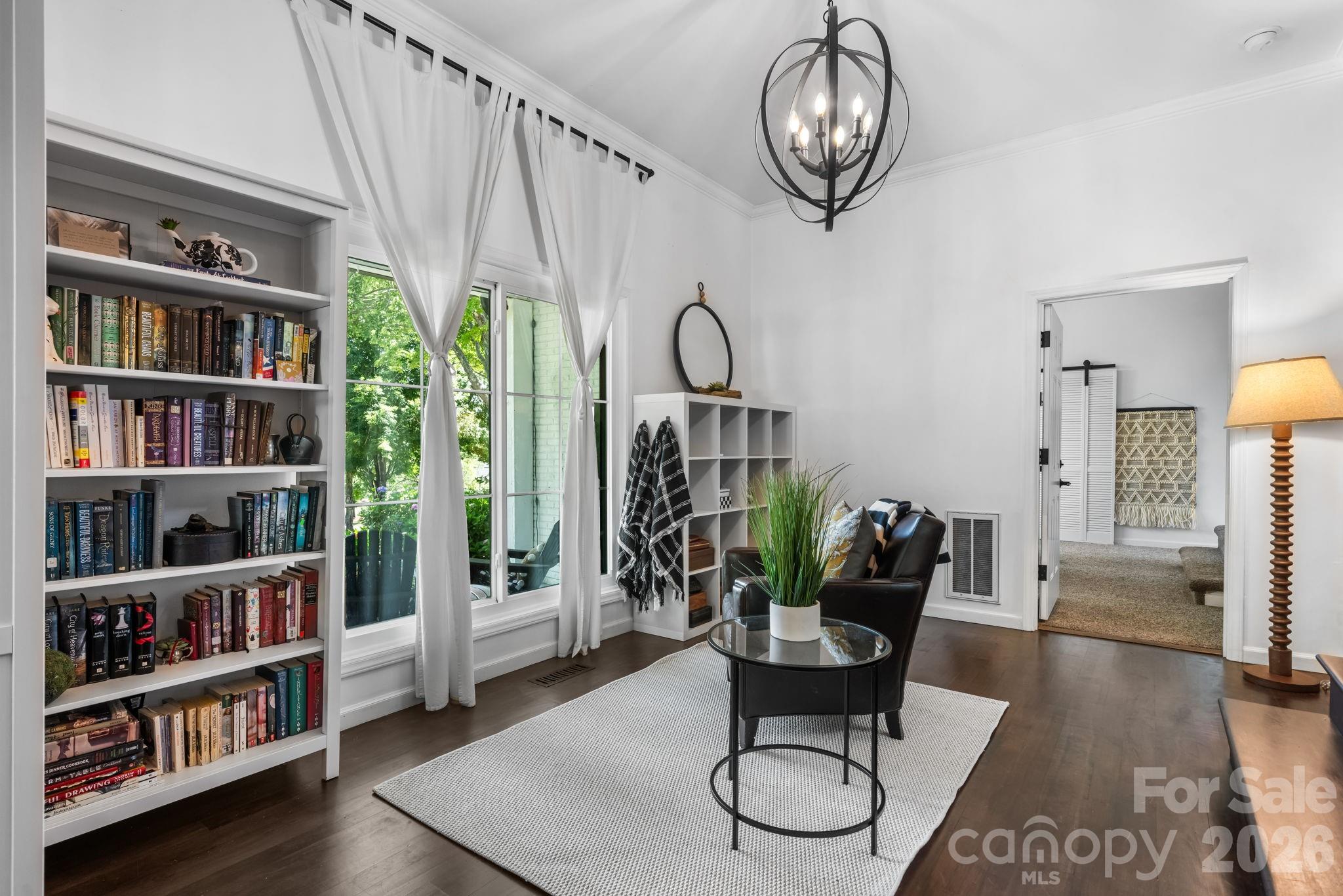 1314 Shirebourn Drive — Hickory