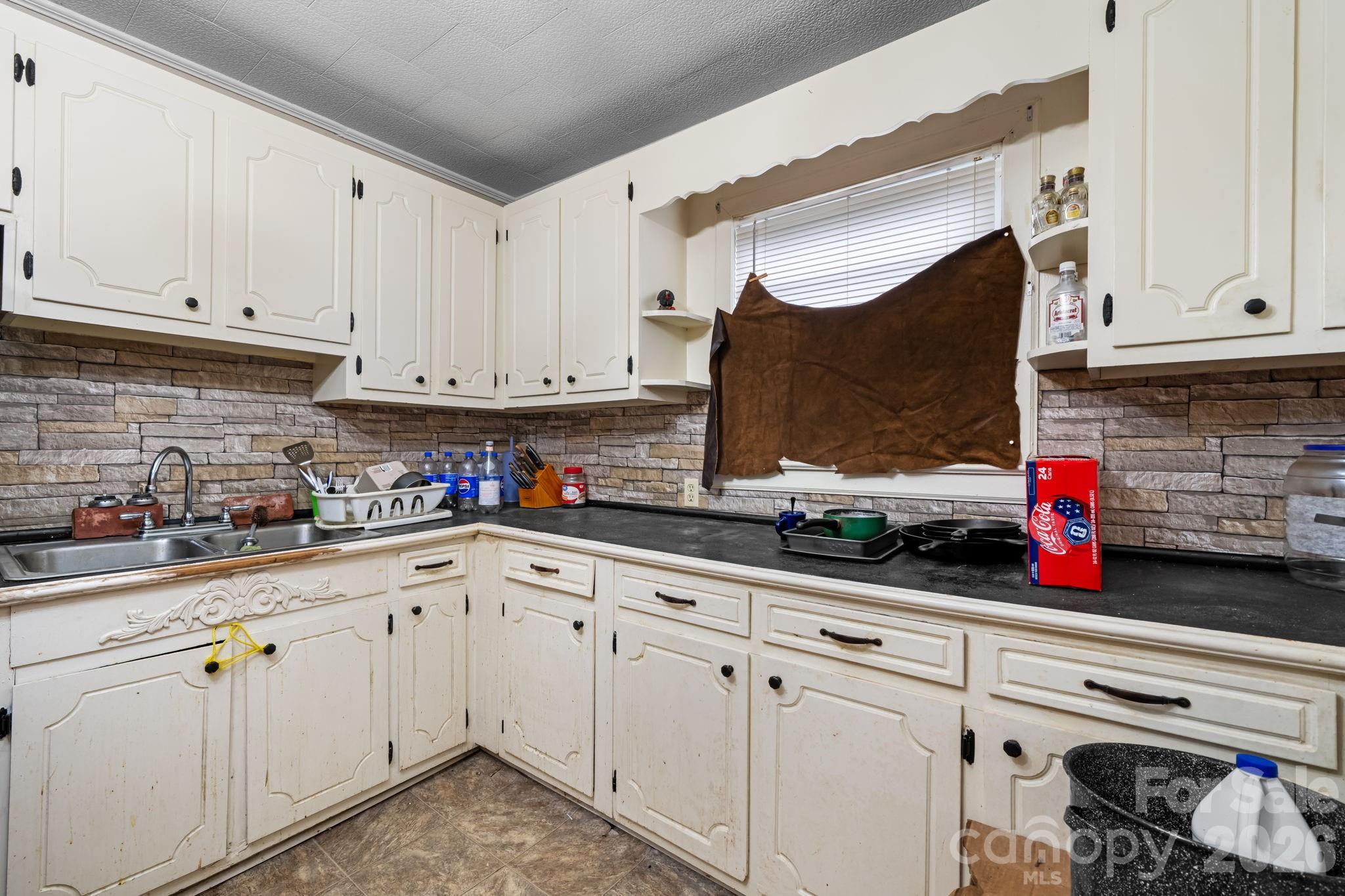 1311 N College Avenue — Newton