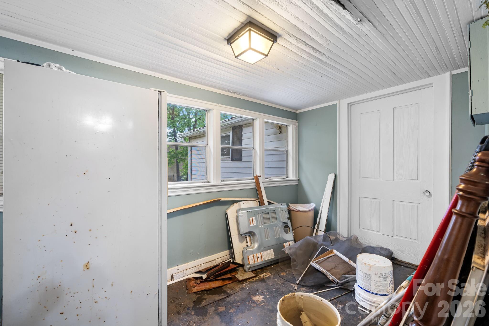 1311 N College Avenue — Newton
