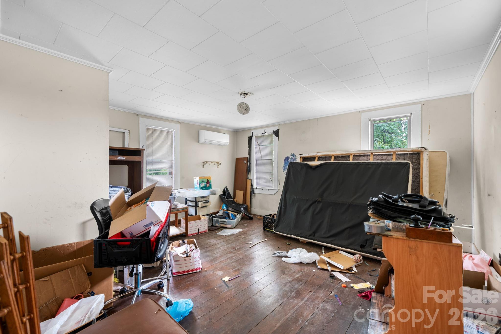 1311 N College Avenue — Newton