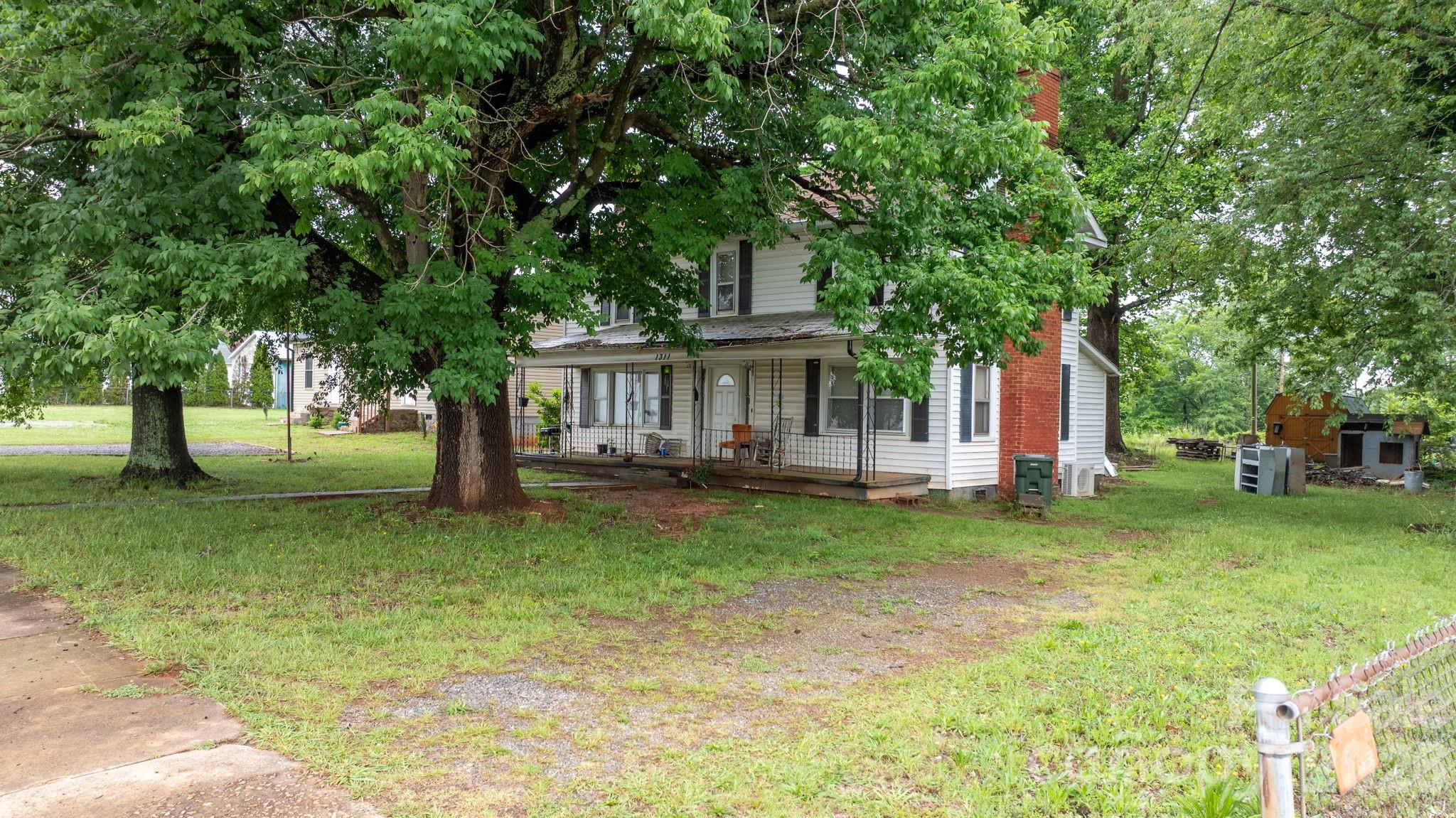 1311 N College Avenue — Newton