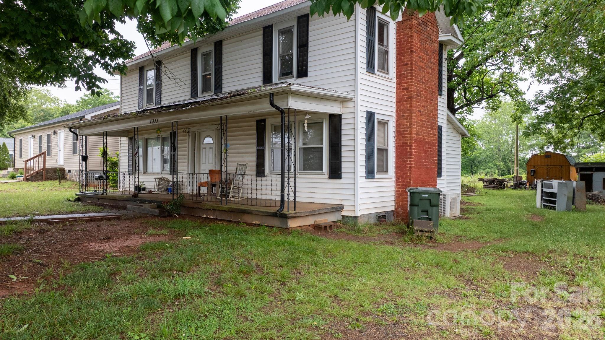 1311 N College Avenue — Newton