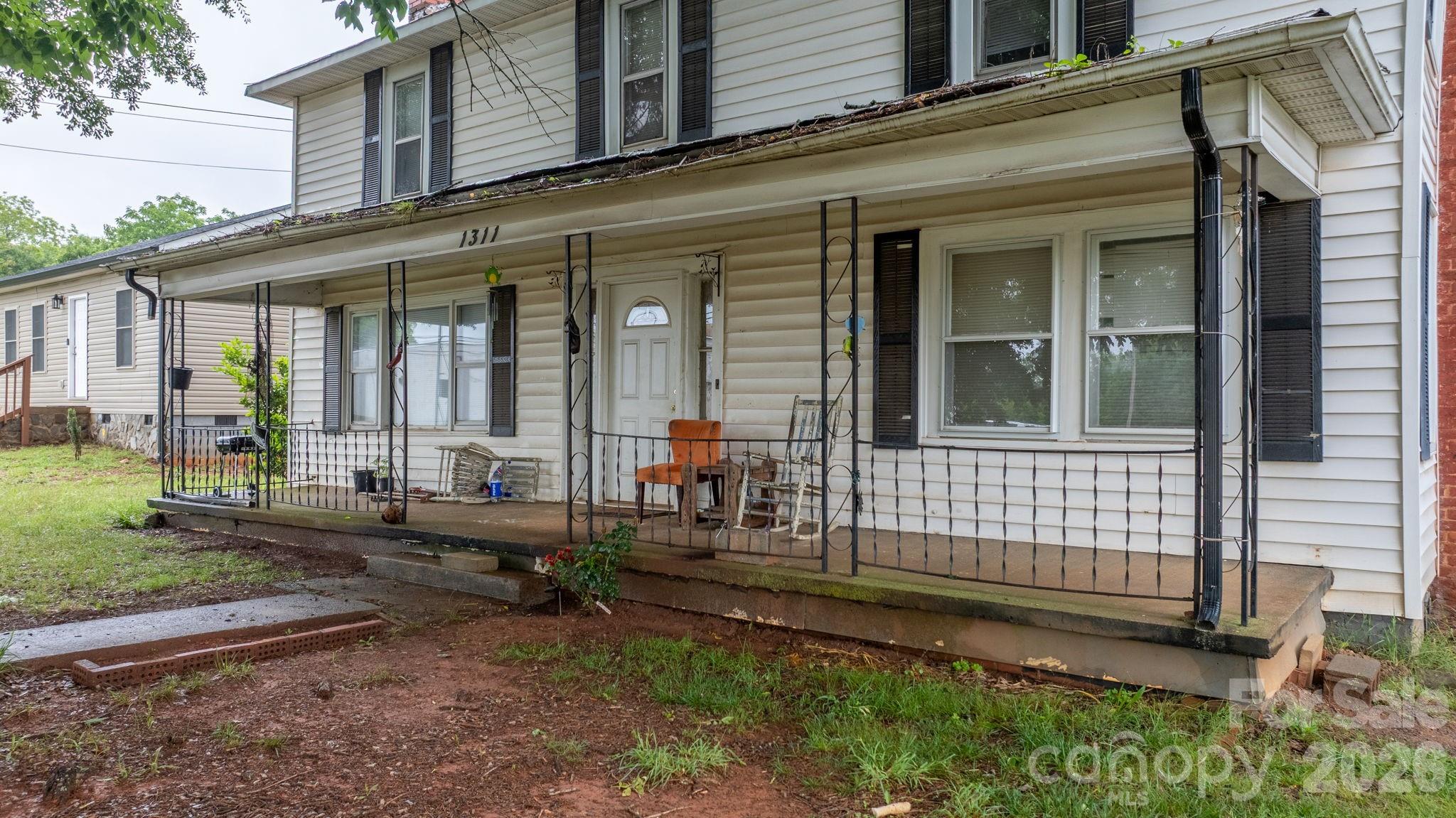 1311 N College Avenue — Newton