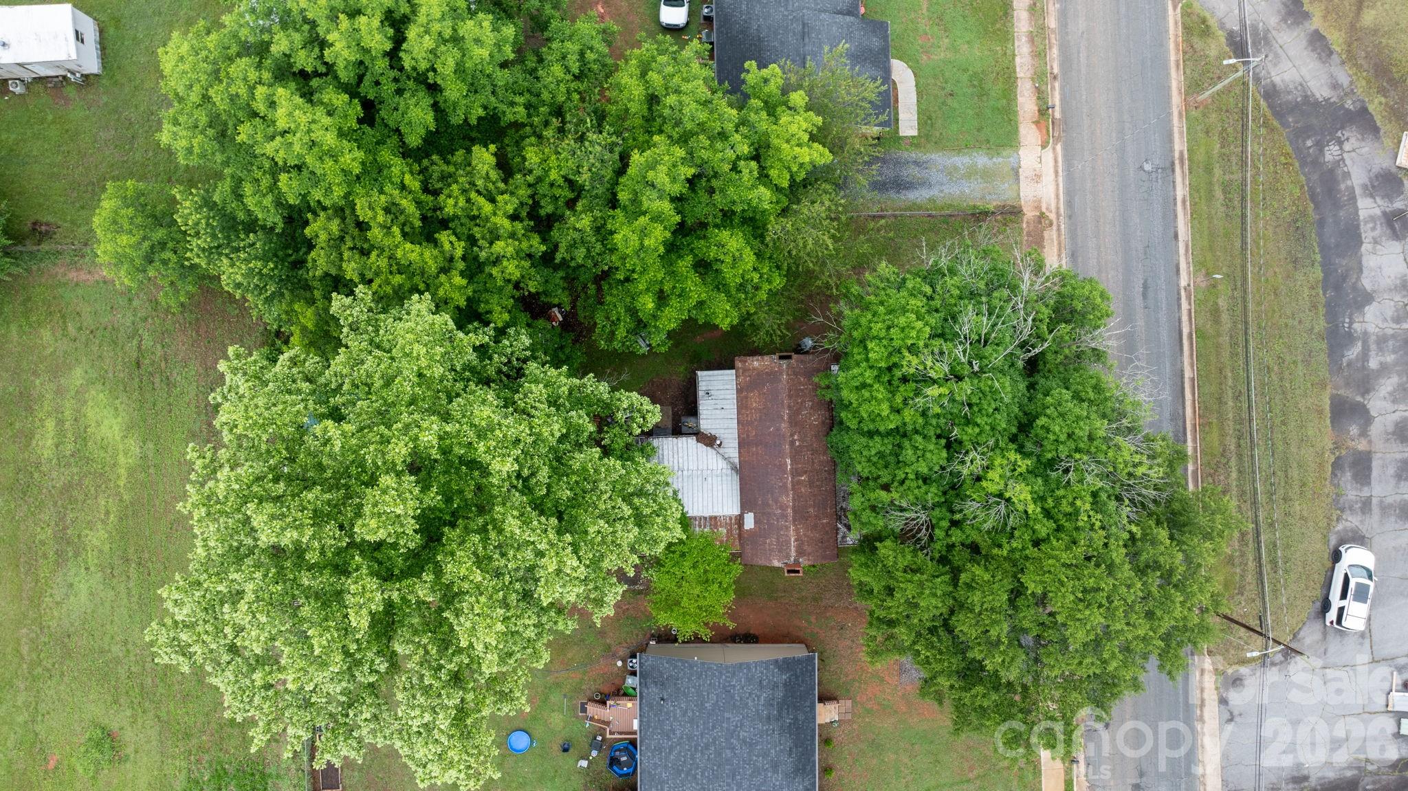 1311 N College Avenue — Newton