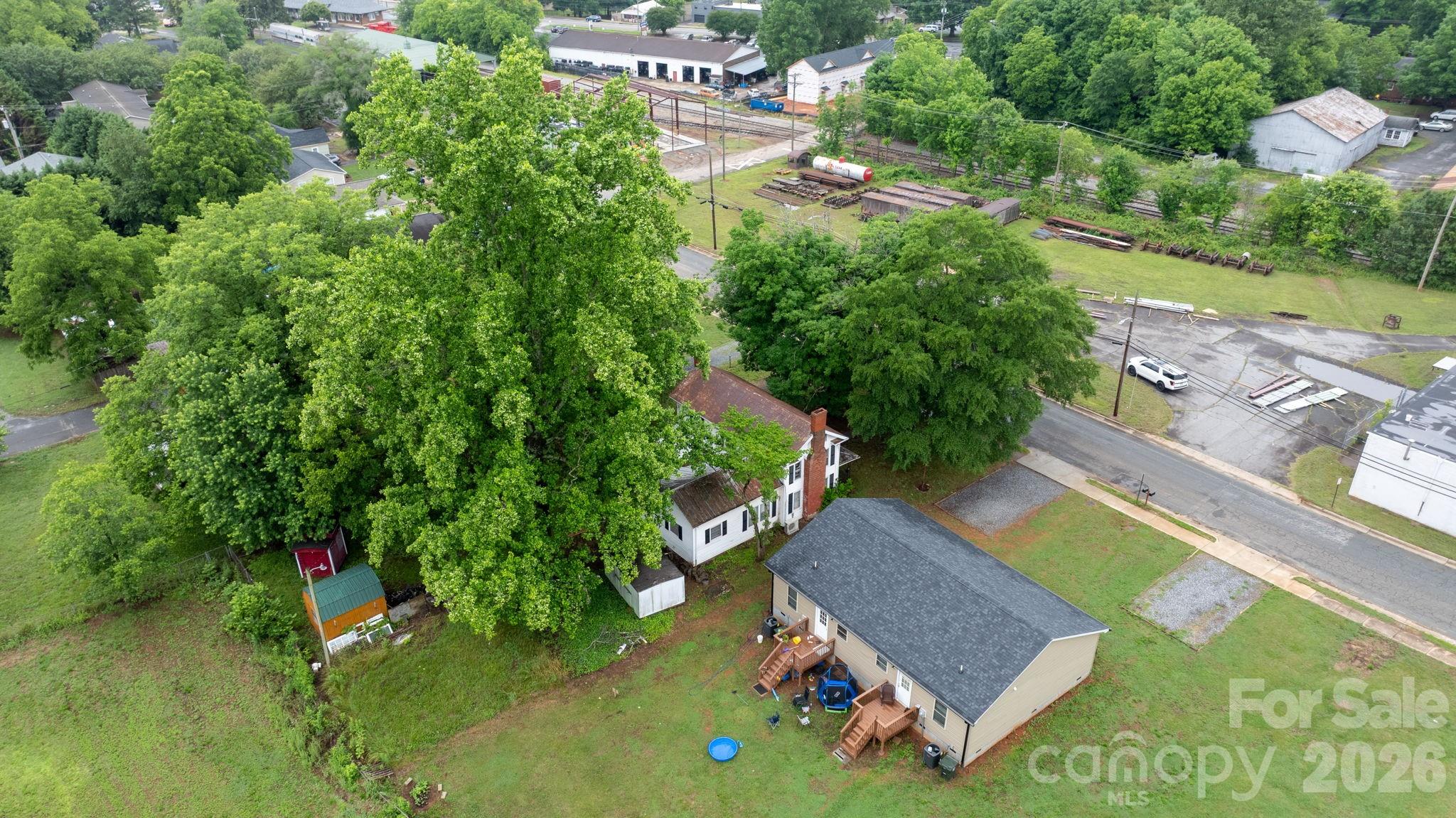 1311 N College Avenue — Newton