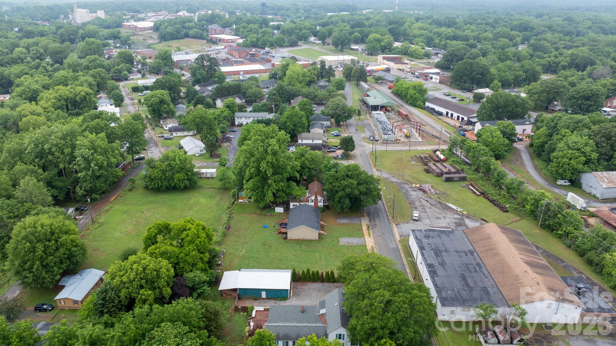 1311 N College Avenue — Newton