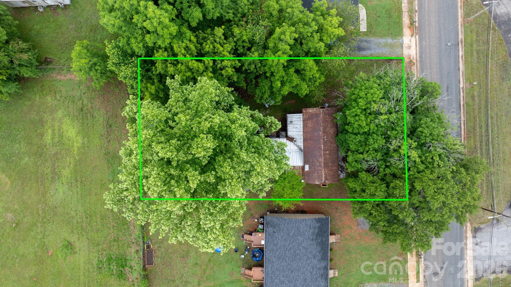 1311 N College Avenue — Newton