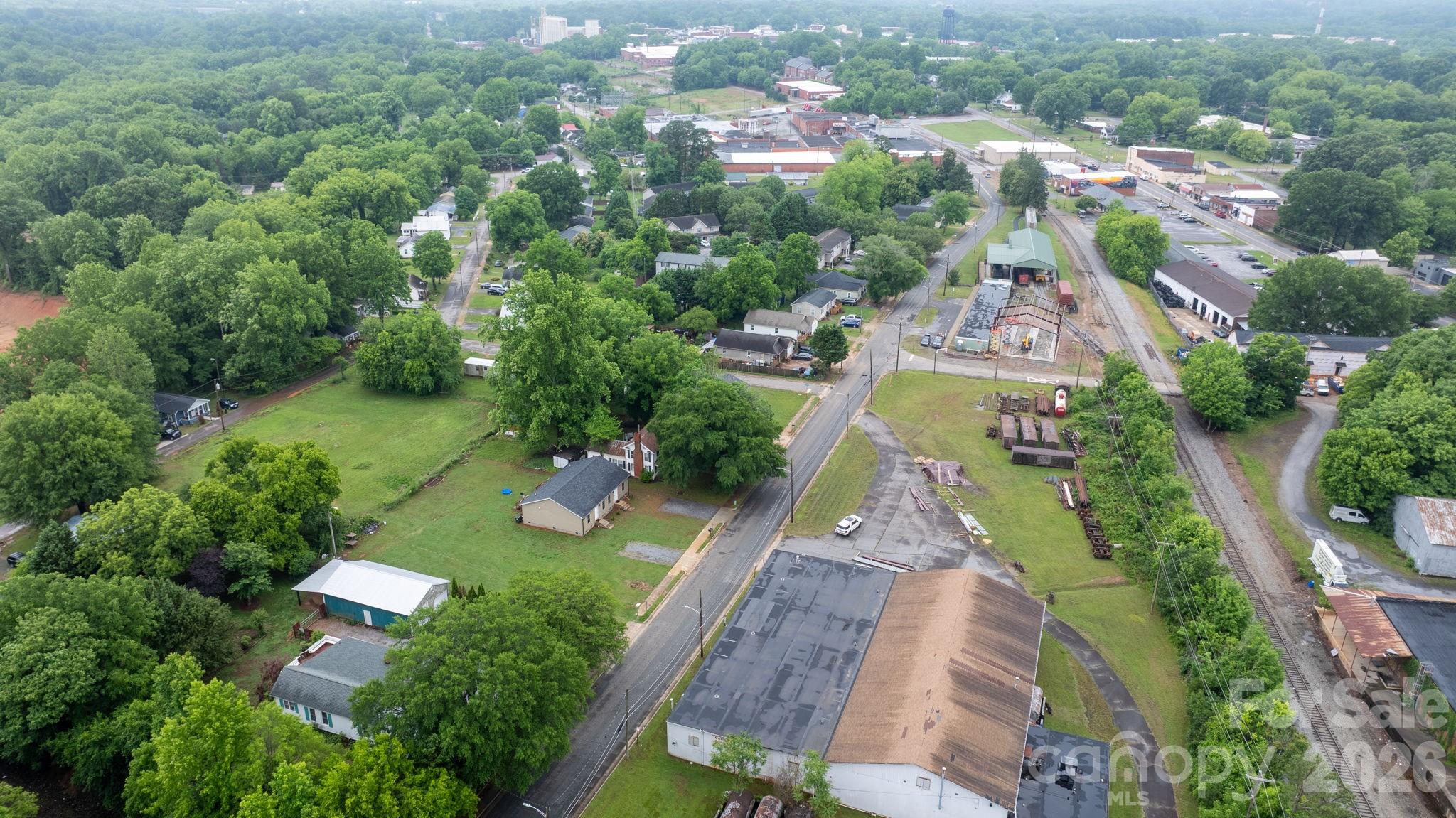 1311 N College Avenue — Newton
