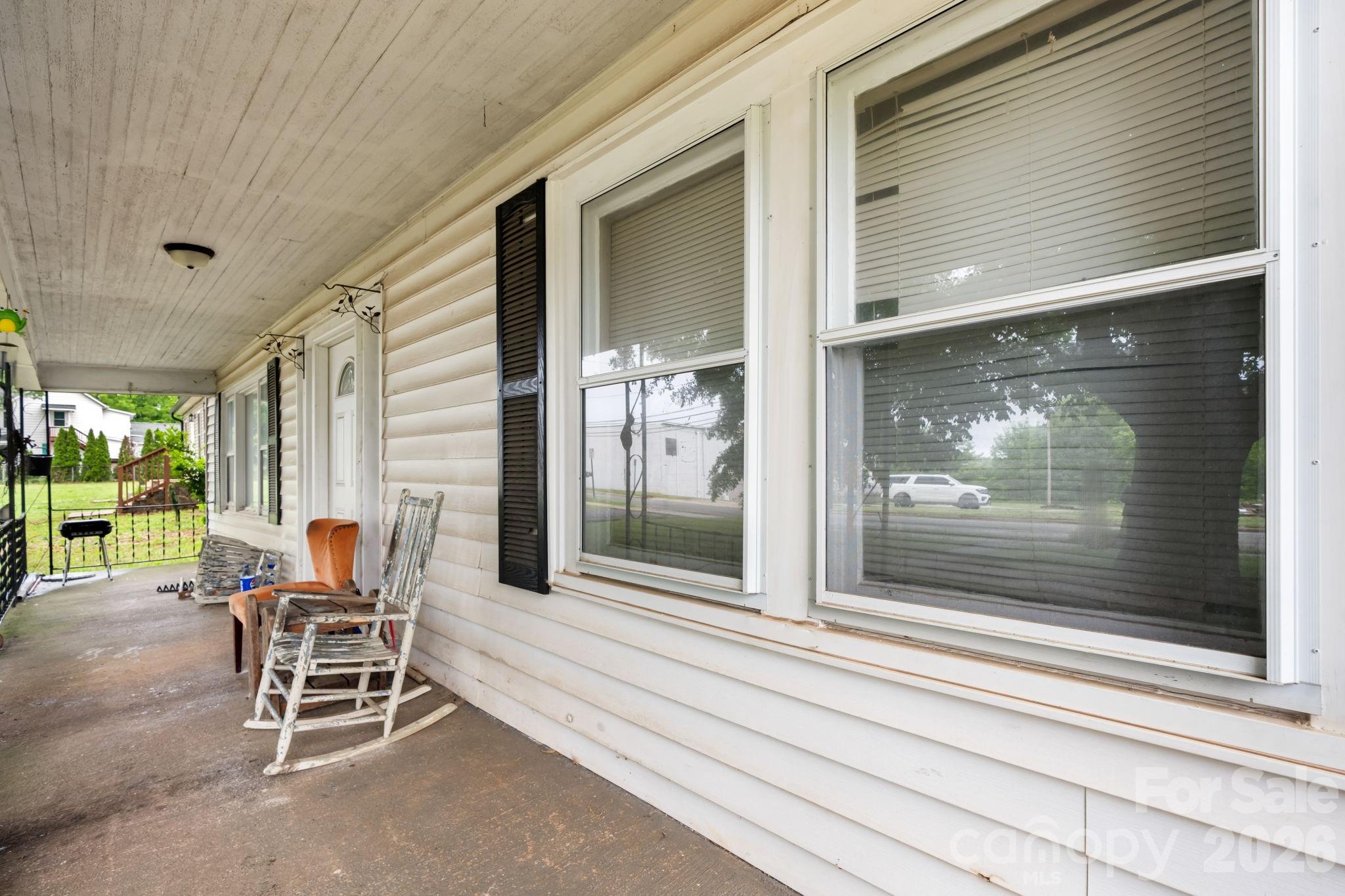 1311 N College Avenue — Newton