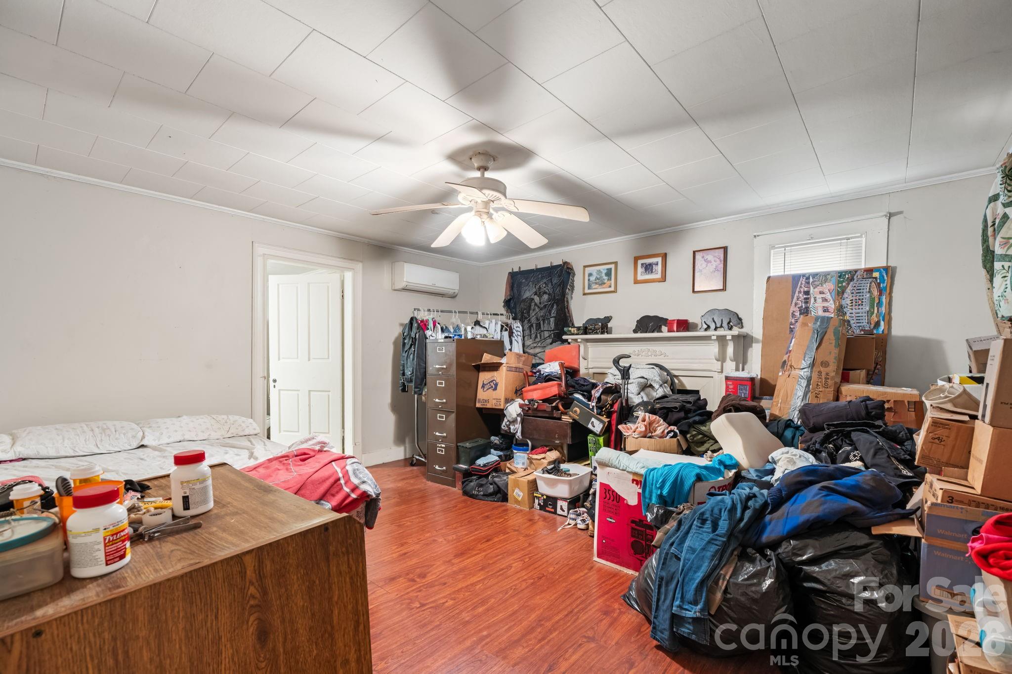 1311 N College Avenue — Newton