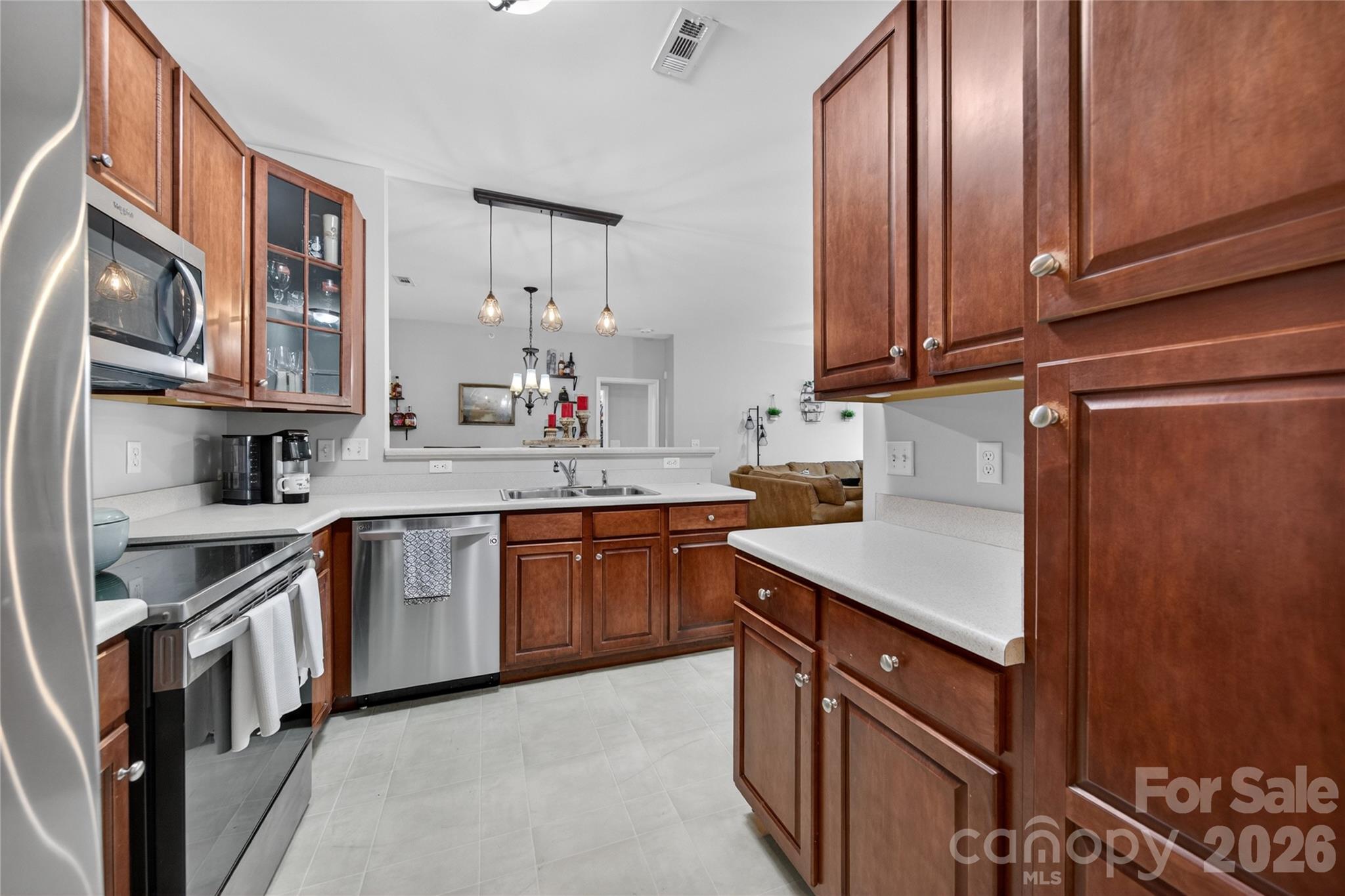 11921 Ridgeway Park Drive — Charlotte