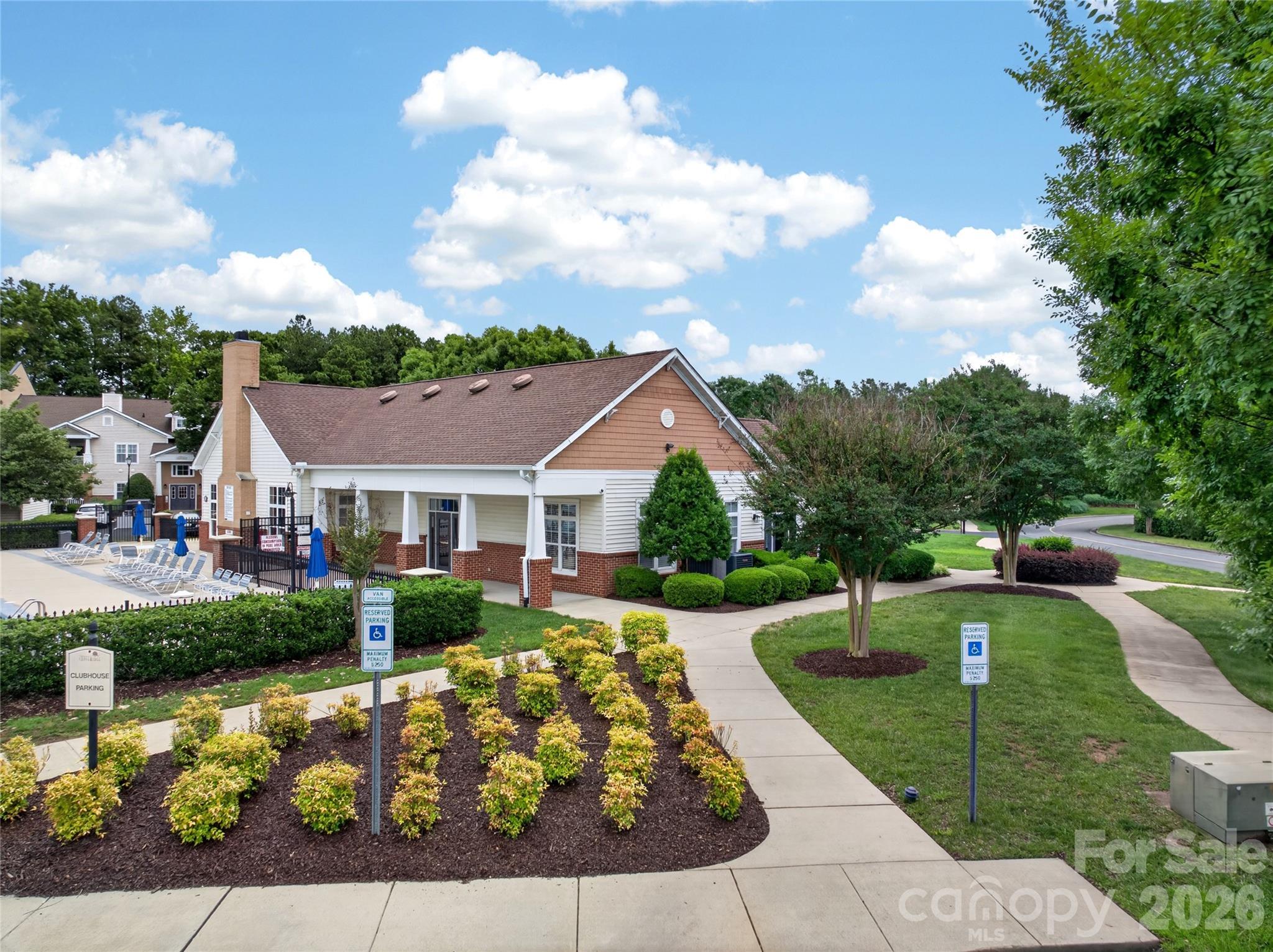 11921 Ridgeway Park Drive — Charlotte