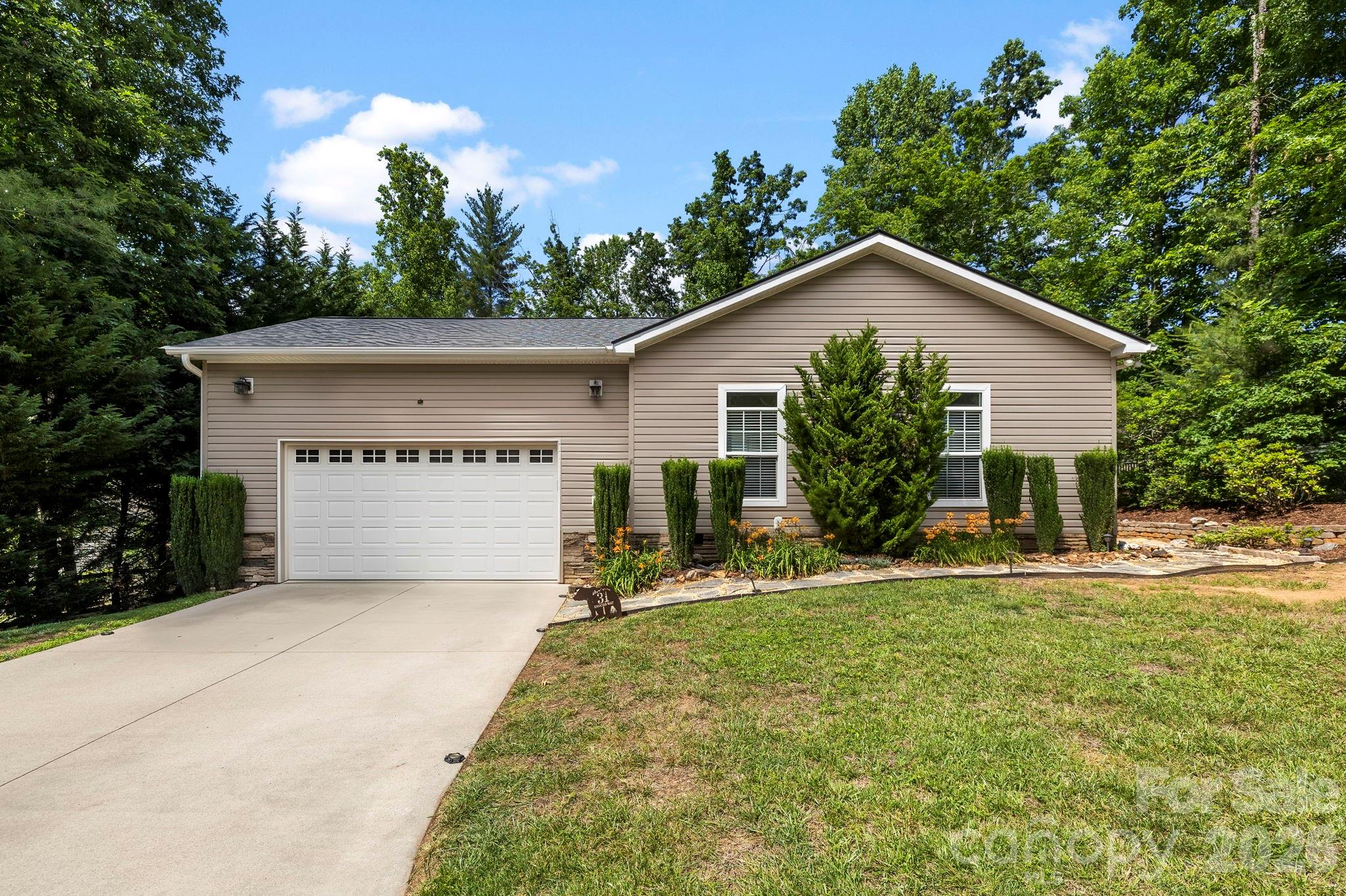 31 Enochs Way — Fletcher