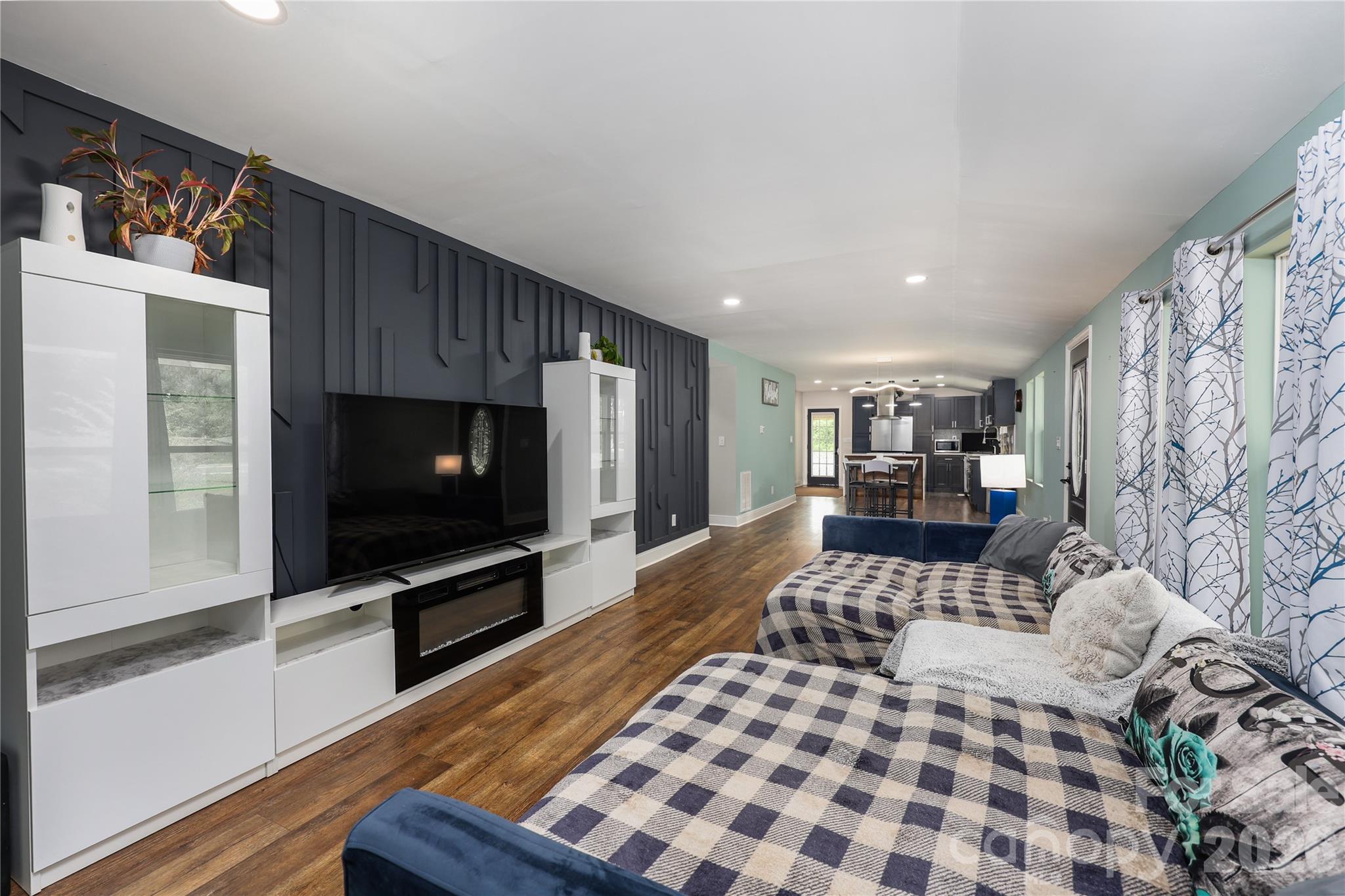 2276 Cid Road — Lexington